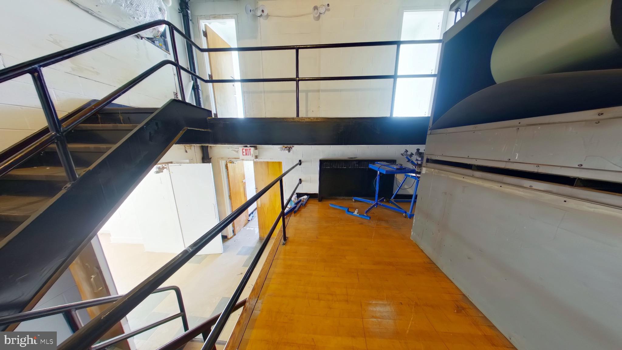 WYNNEFIELD - Commercial Sale