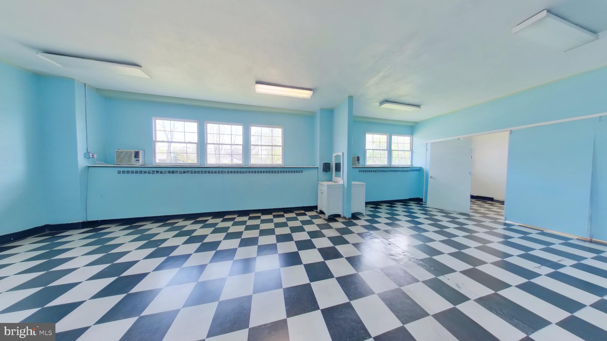 WYNNEFIELD - Commercial Sale
