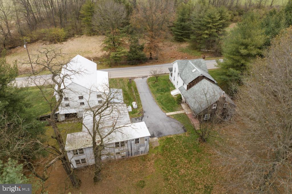 BRECKNOCK TOWNSHIP - Farm