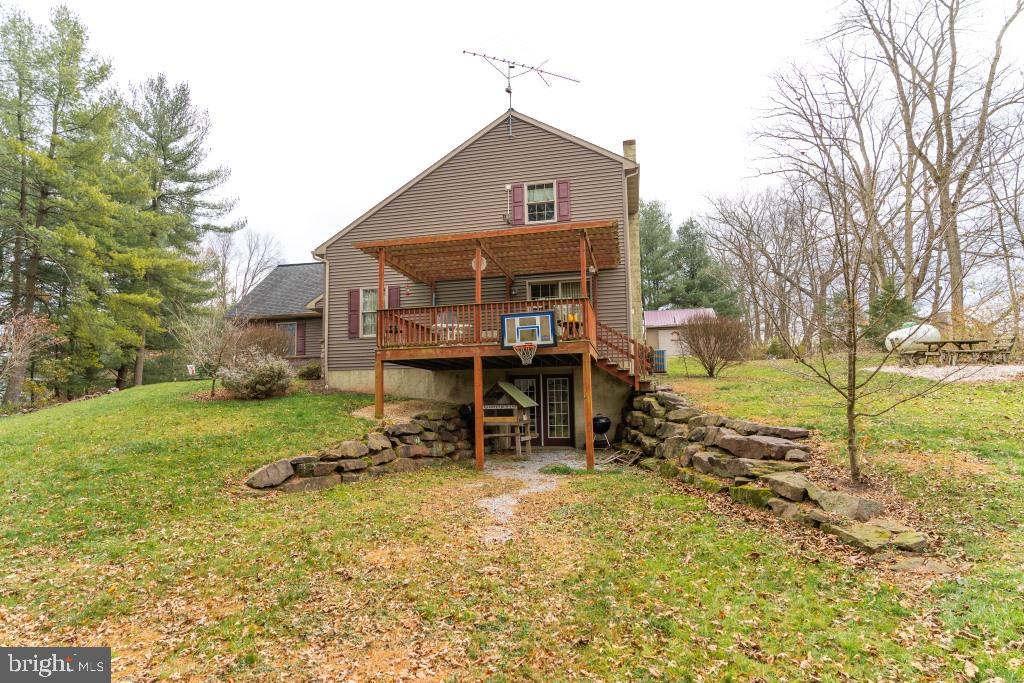 BRECKNOCK TOWNSHIP - Farm