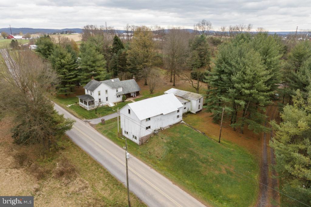 BRECKNOCK TOWNSHIP - Farm