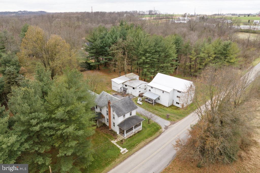 BRECKNOCK TOWNSHIP - Farm