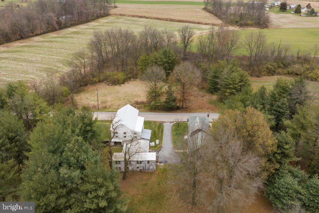 BRECKNOCK TOWNSHIP - Farm