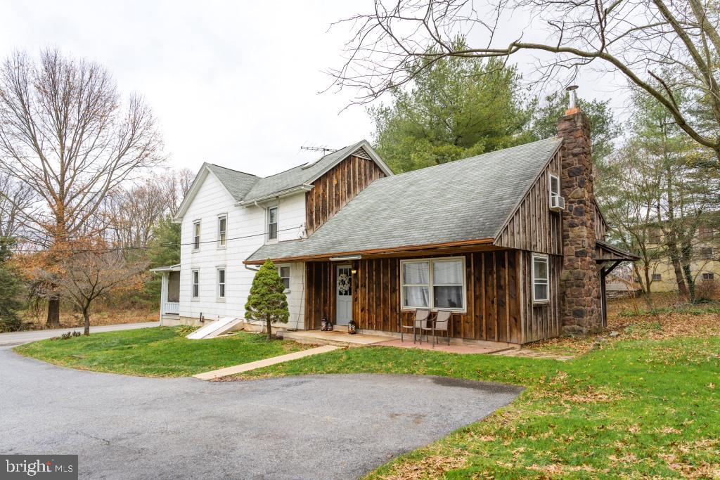 BRECKNOCK TOWNSHIP - Farm