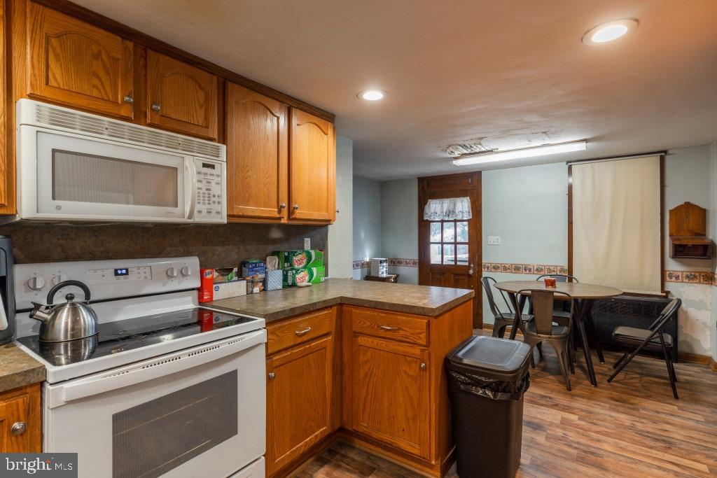 BRECKNOCK TOWNSHIP - Farm