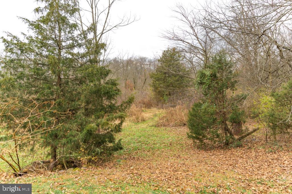 BRECKNOCK TOWNSHIP - Farm