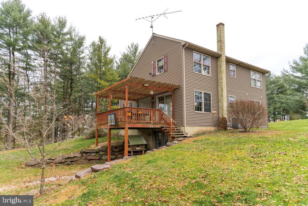 BRECKNOCK TOWNSHIP - Farm