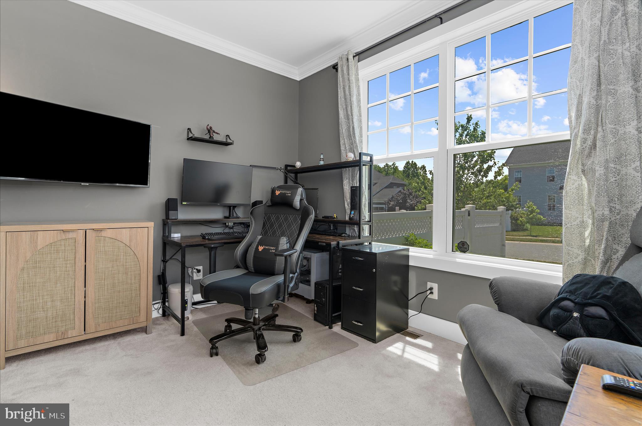 PONDVIEW - Residential