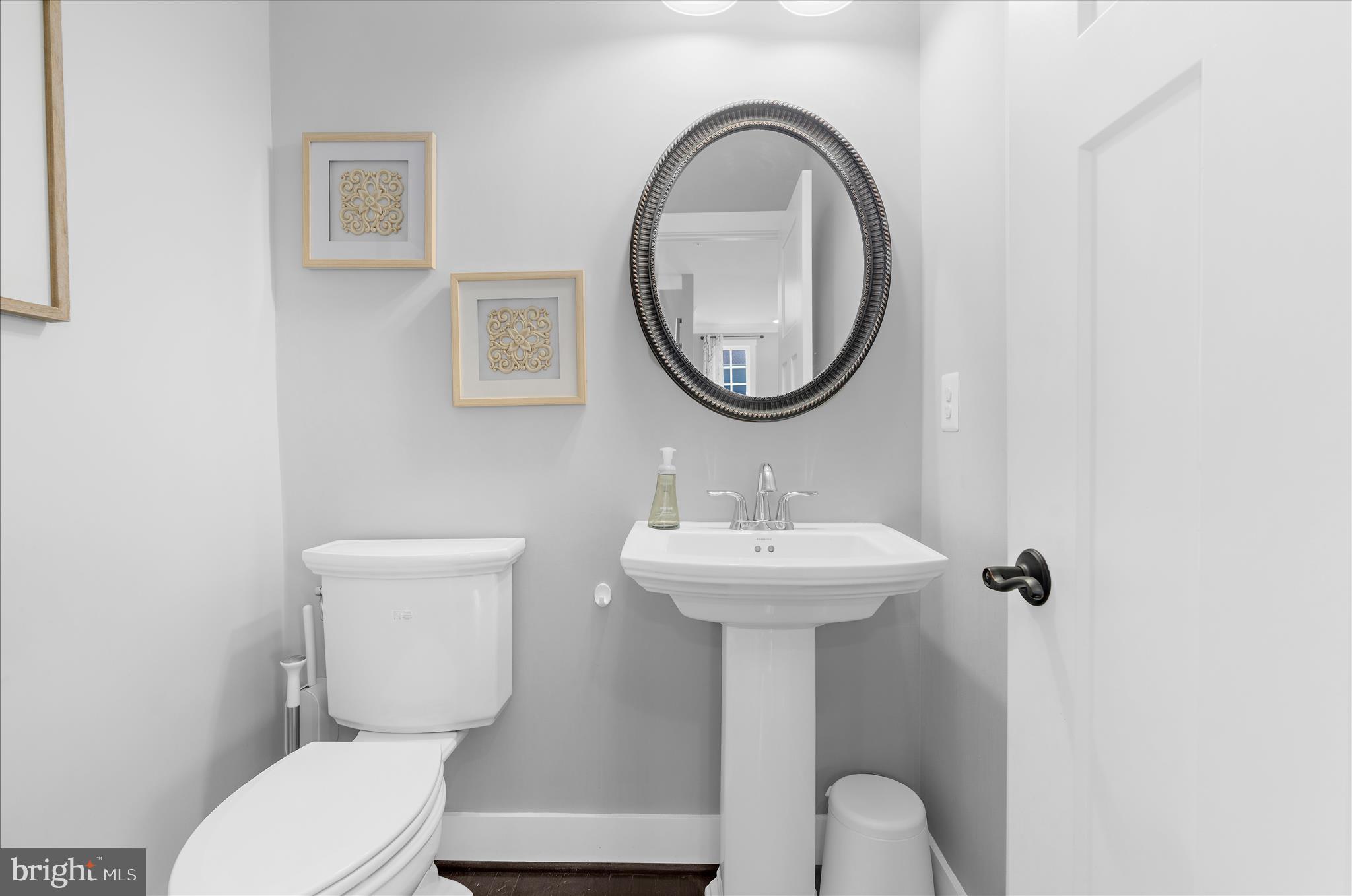 PONDVIEW - Residential