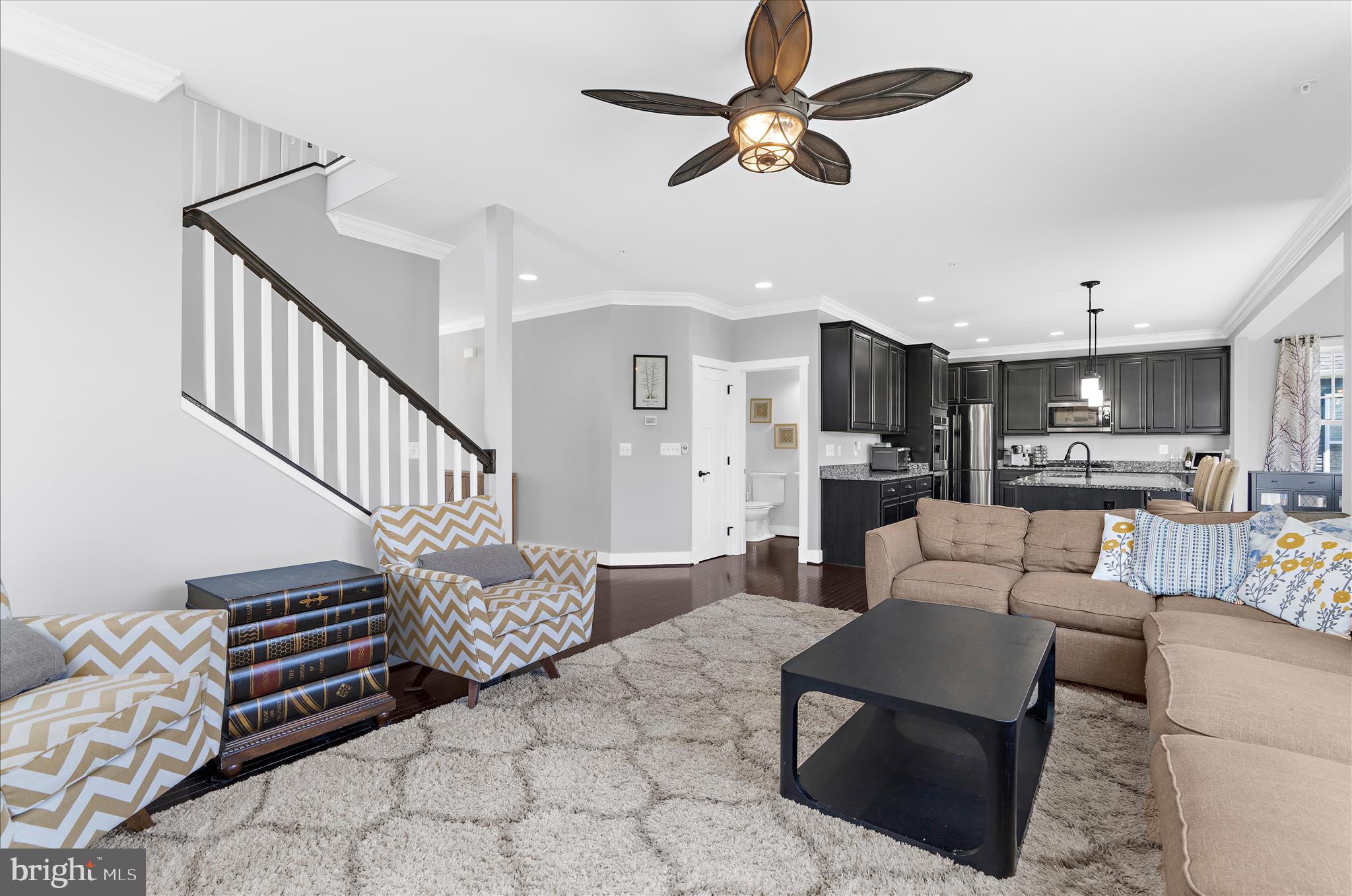 PONDVIEW - Residential