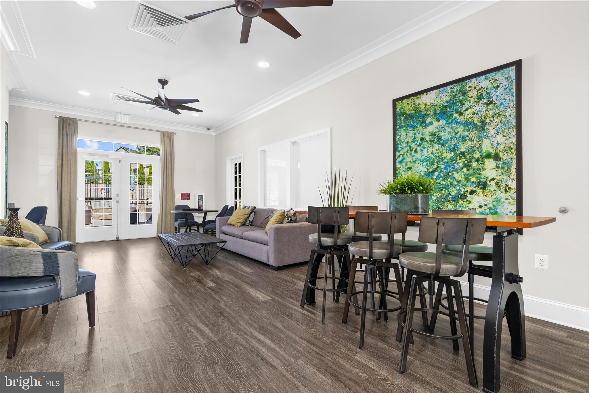 PONDVIEW - Residential