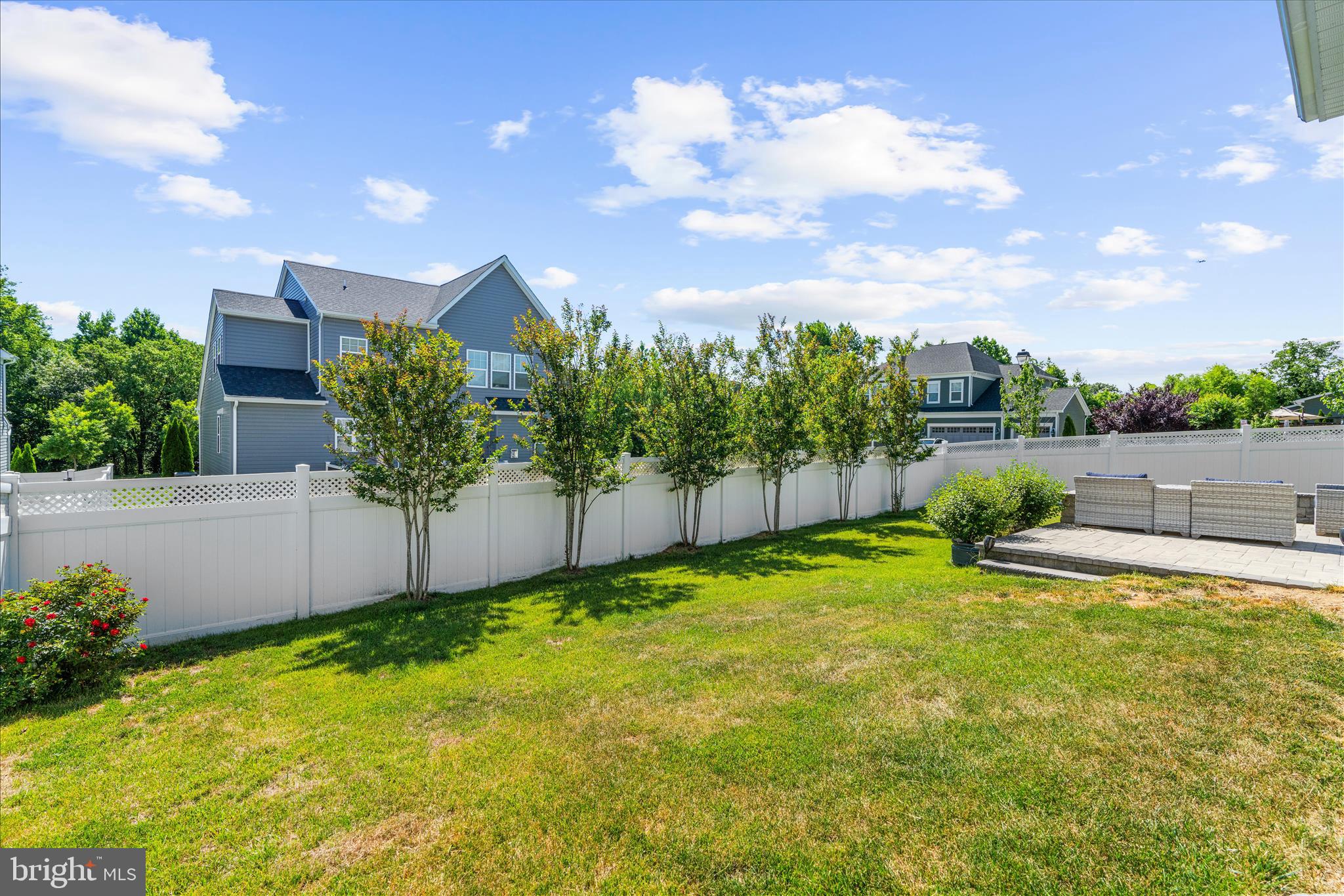 PONDVIEW - Residential
