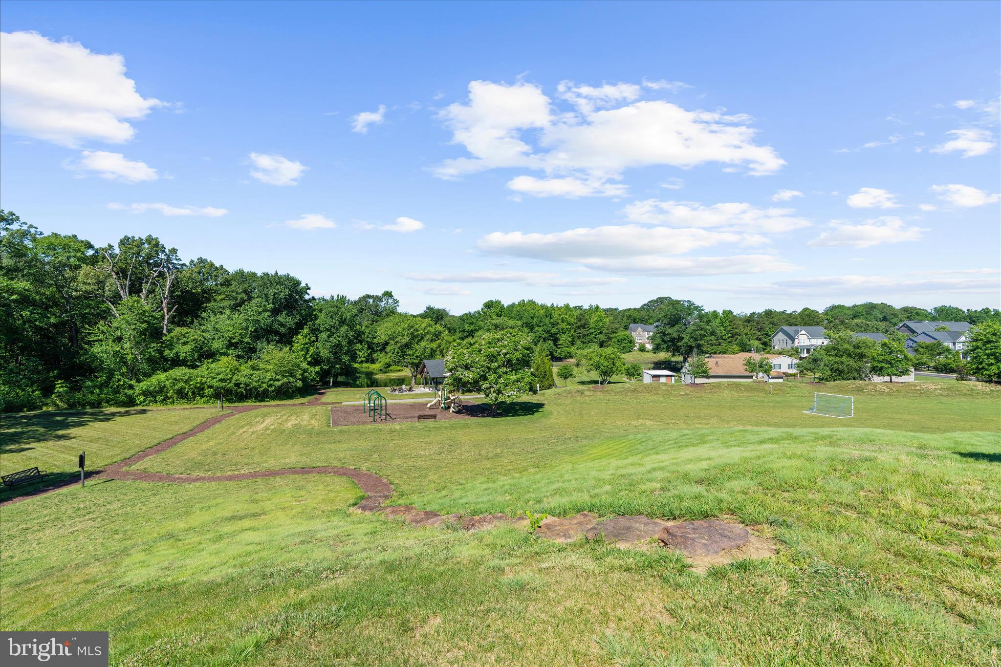 PONDVIEW - Residential
