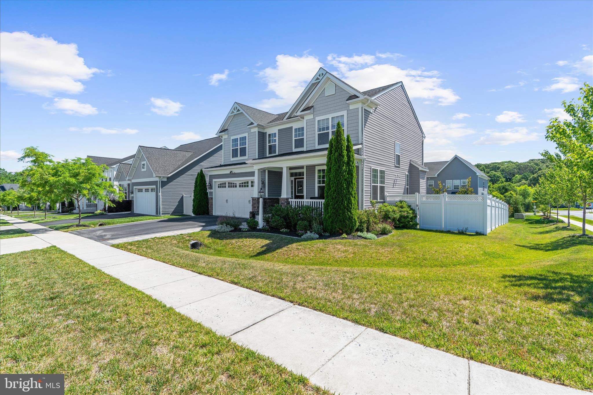 PONDVIEW - Residential
