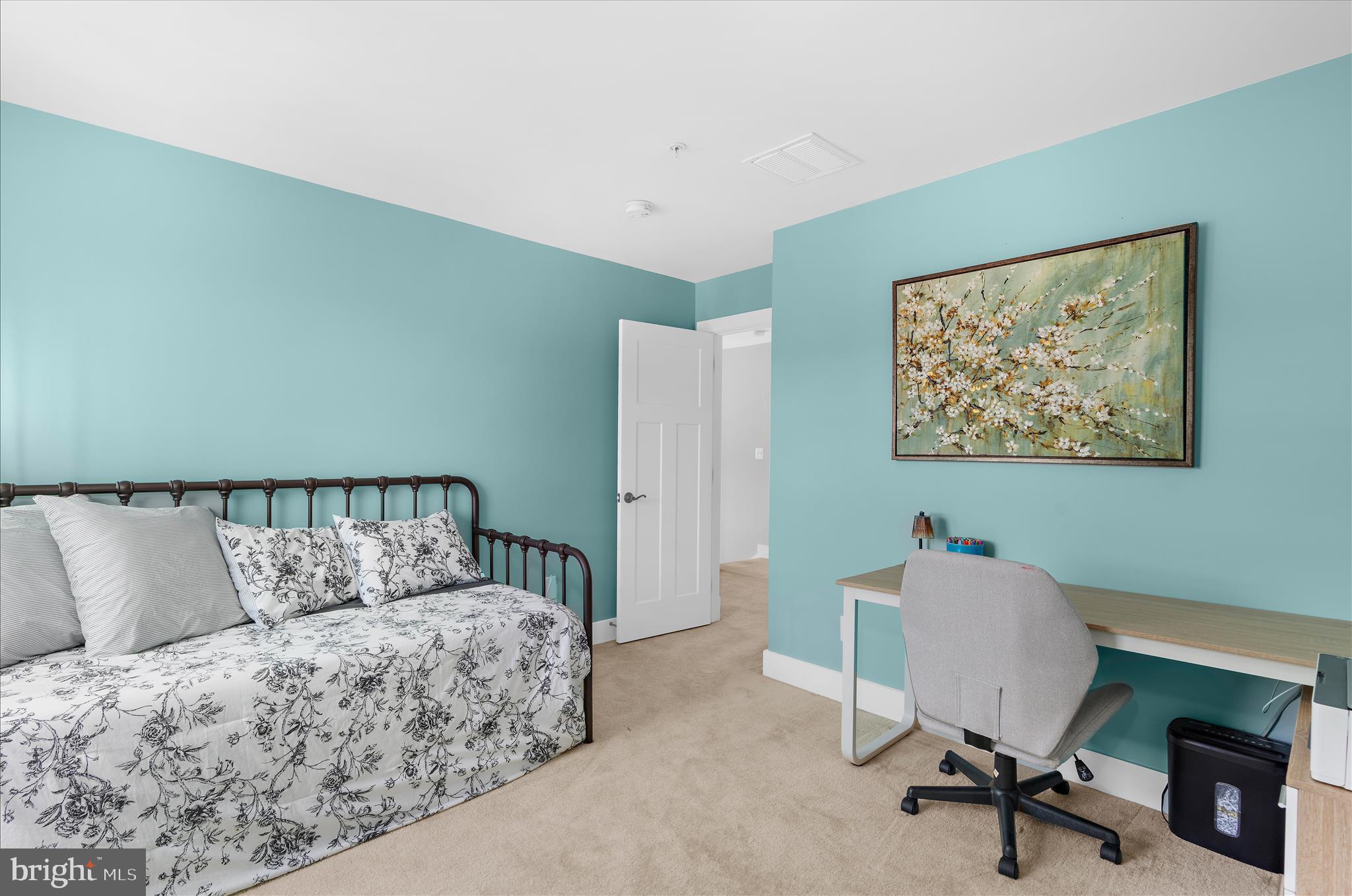 PONDVIEW - Residential