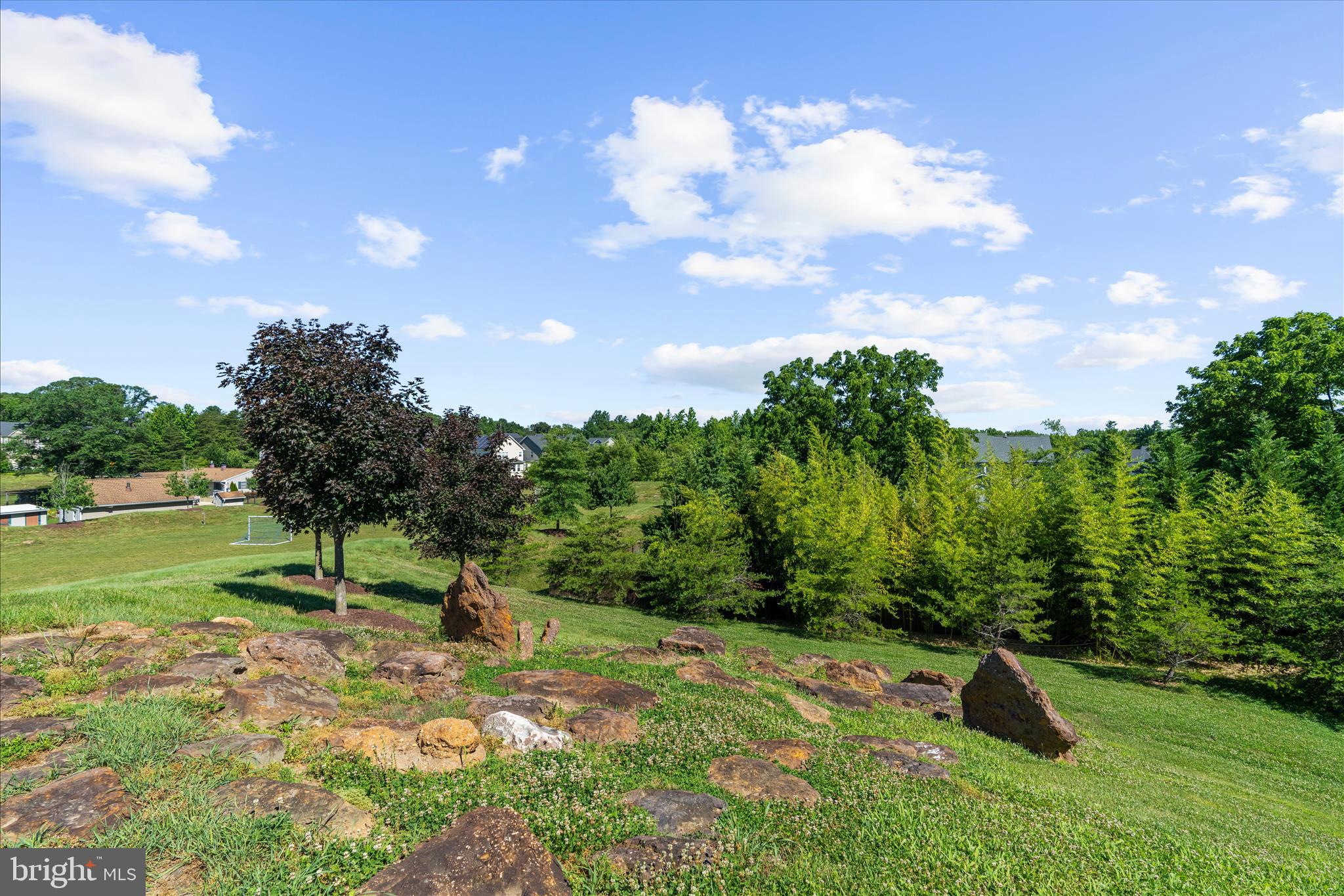 PONDVIEW - Residential
