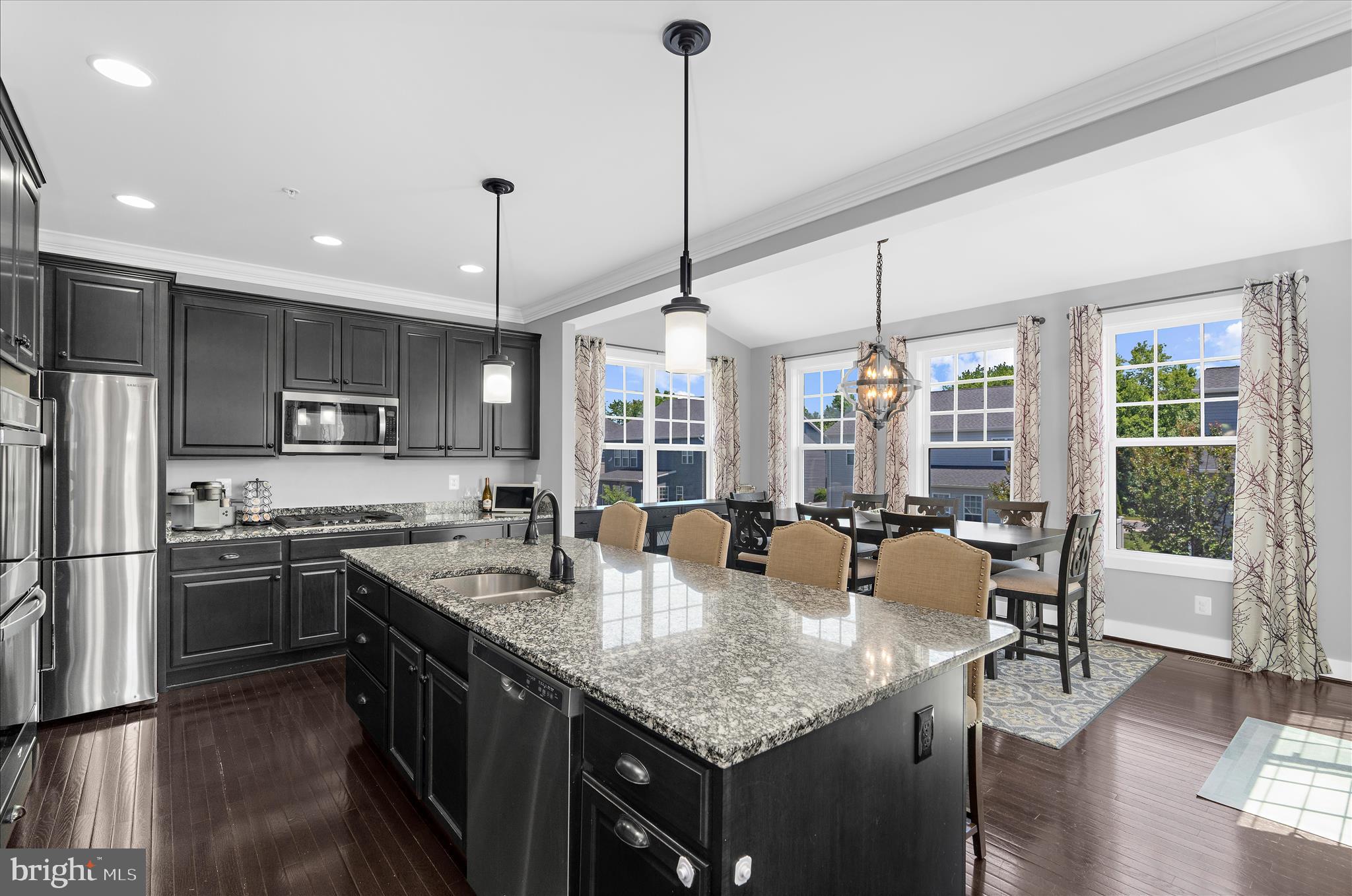 PONDVIEW - Residential