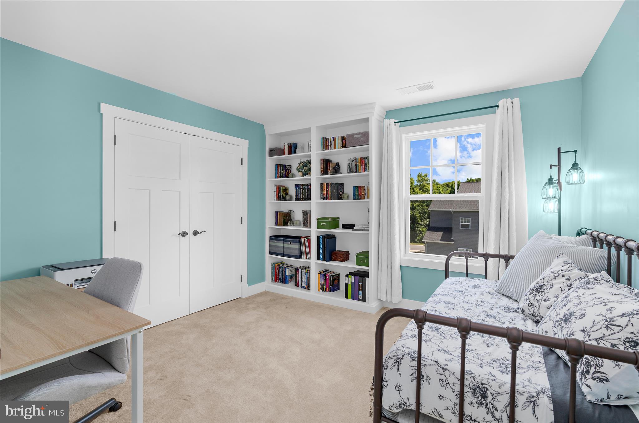 PONDVIEW - Residential