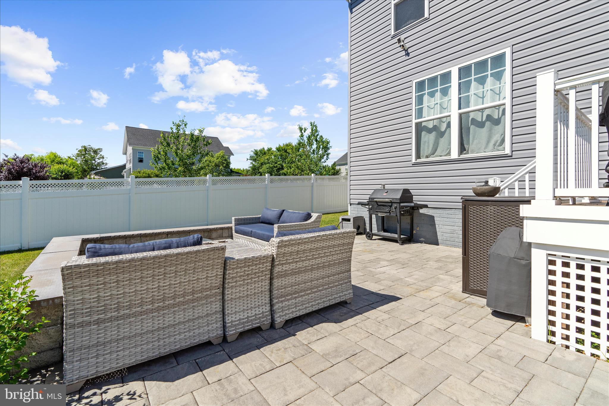 PONDVIEW - Residential