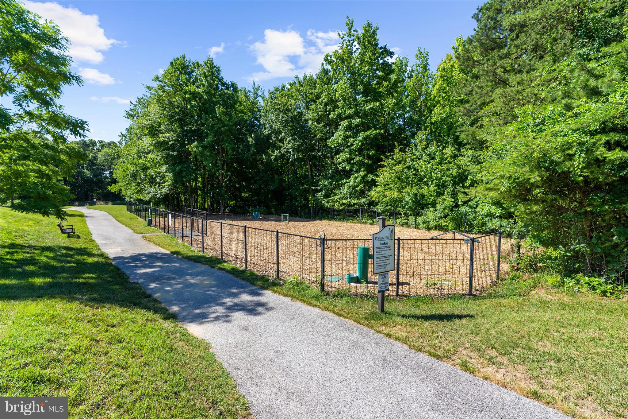 PONDVIEW - Residential