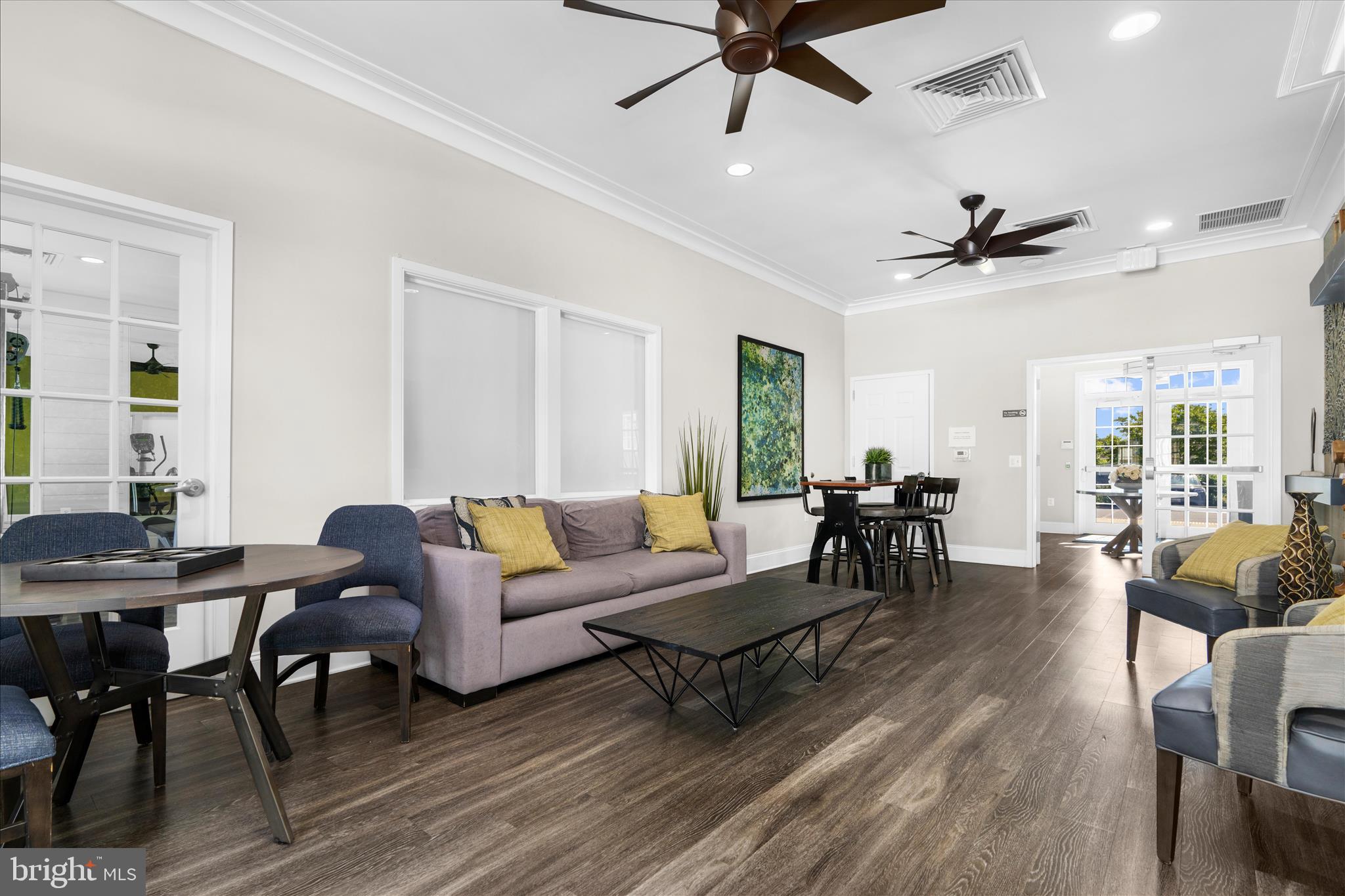 PONDVIEW - Residential