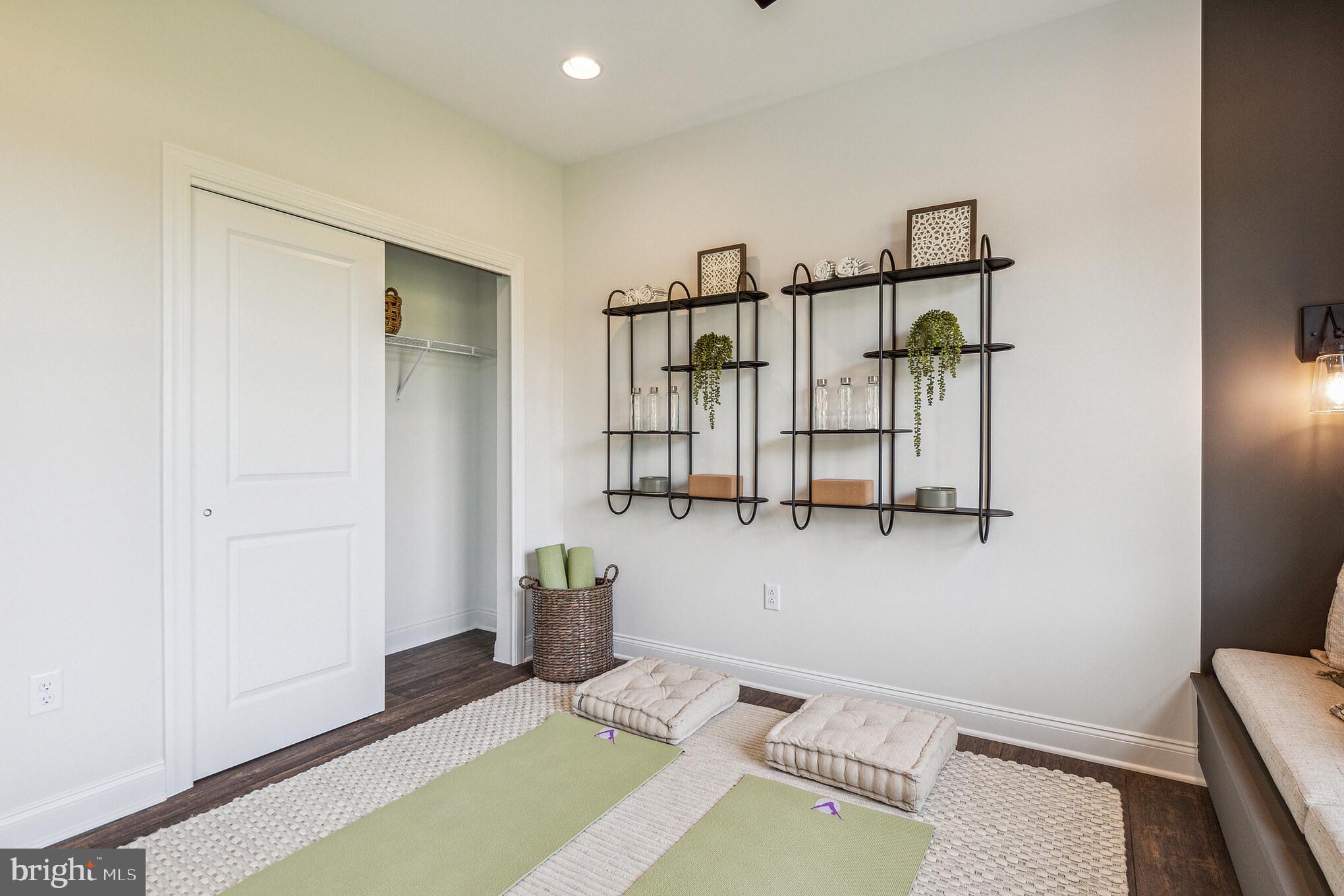 STRAWBERRY HILLS - Residential