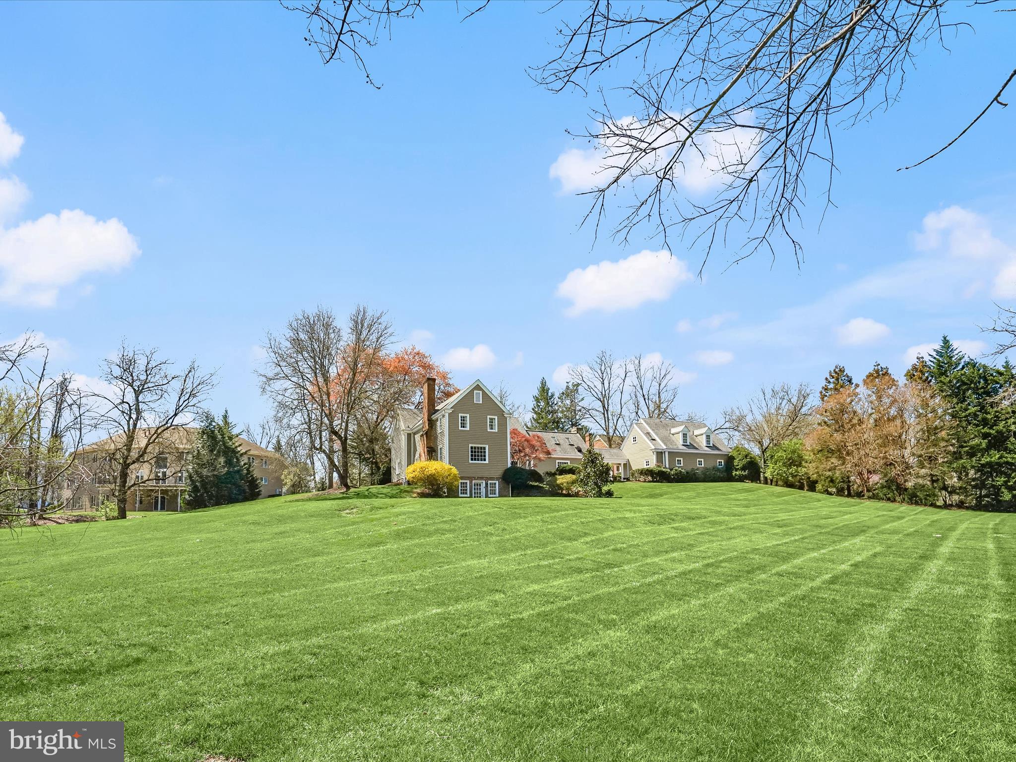 WOODSIDE ESTATES - Residential
