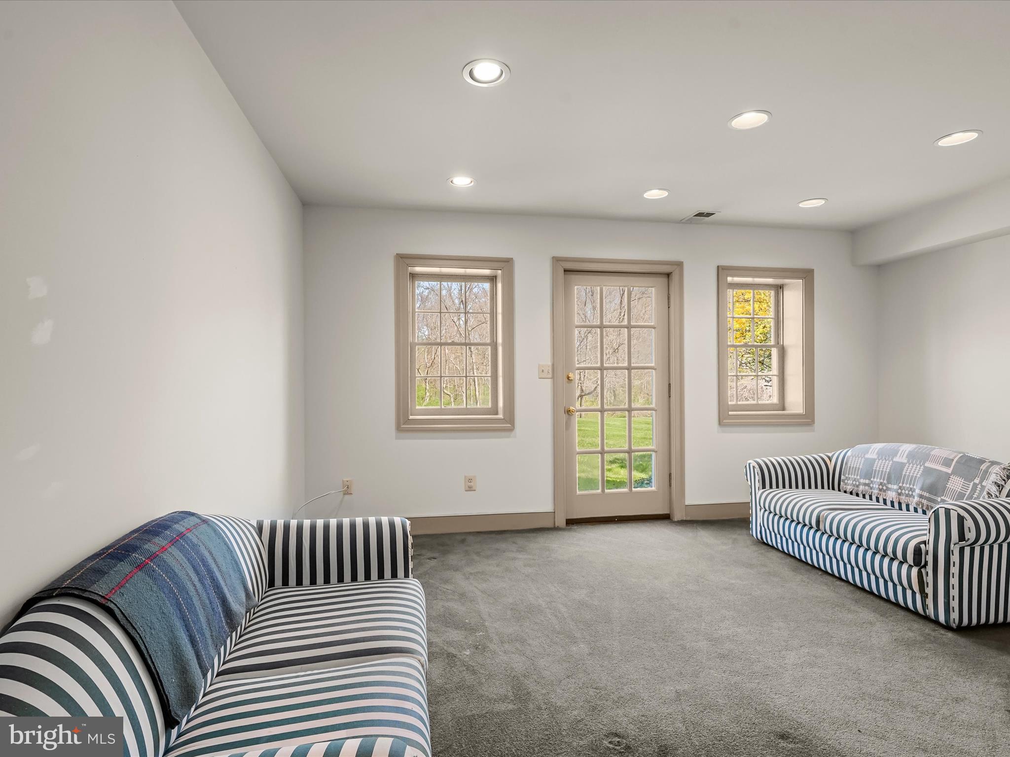 WOODSIDE ESTATES - Residential