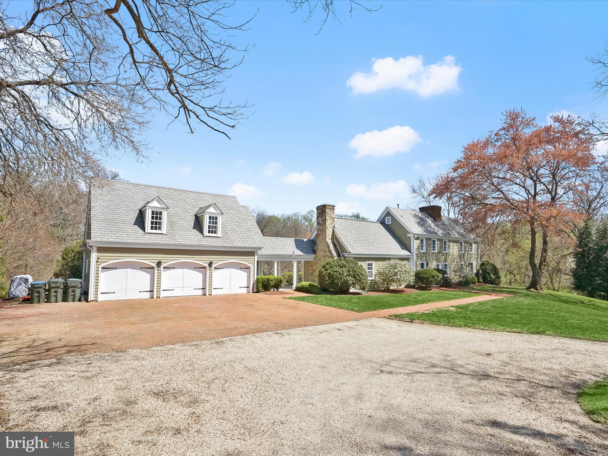 WOODSIDE ESTATES - Residential