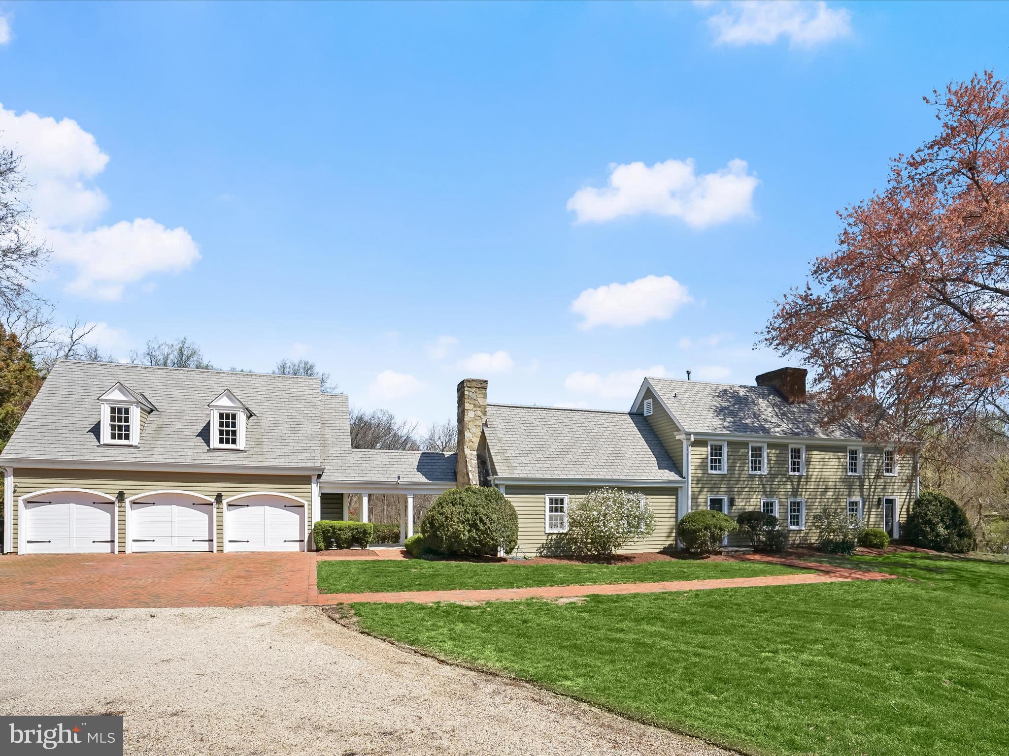 WOODSIDE ESTATES - Residential