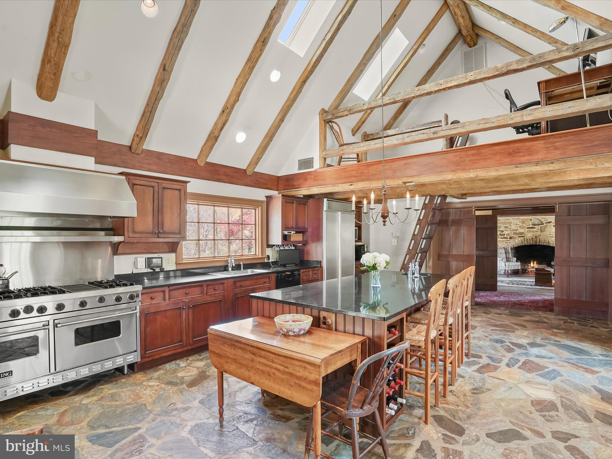 WOODSIDE ESTATES - Residential