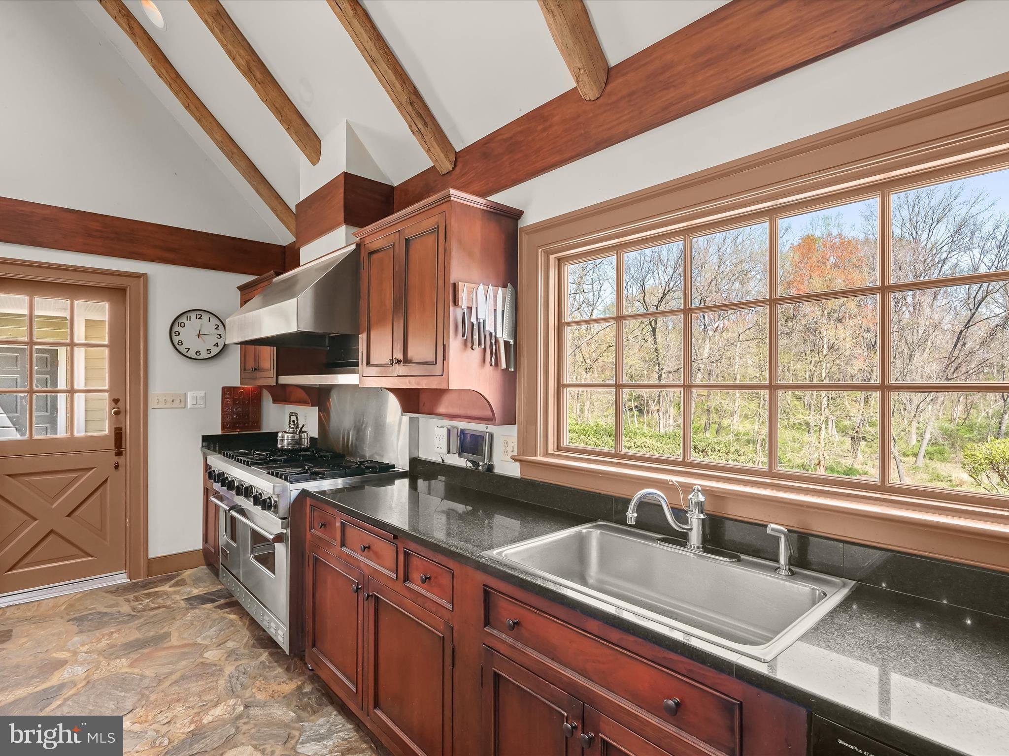 WOODSIDE ESTATES - Residential