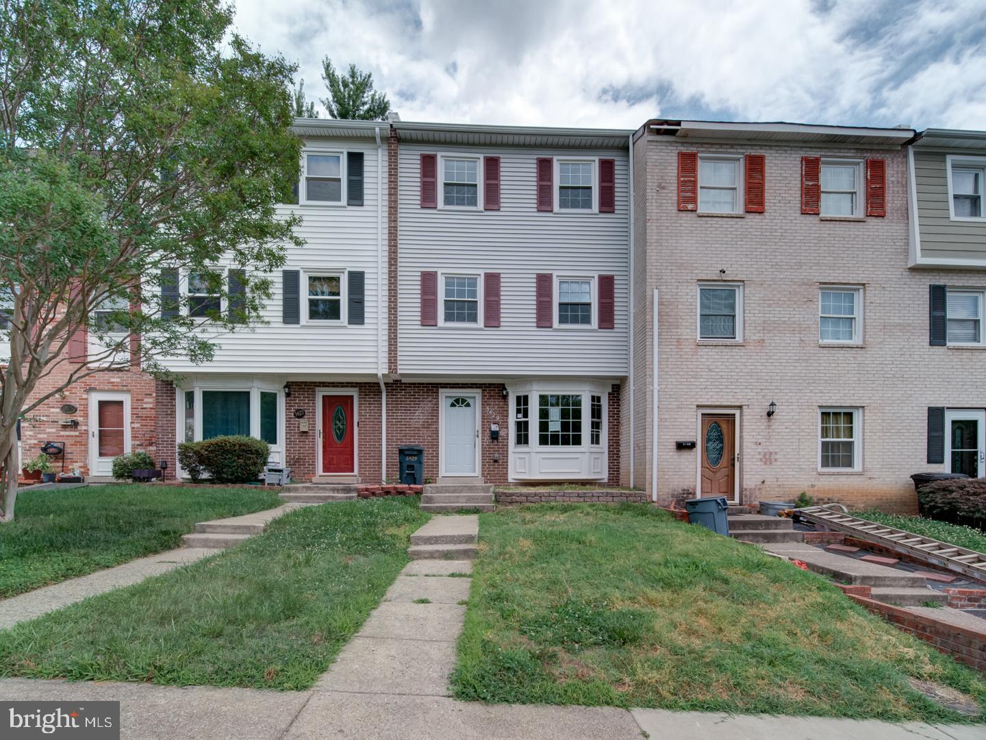 Welcome home to this spacious 3-level Colonial-style townhome located in the highly desirable Dale City community!
This home offers 3 bedrooms, 2.5 bathrooms, and flexible living space designed for comfort and convenience. The lower level includes a bonus room/den/office/recreation area featuring a cozy wood-burning fireplace — perfect for working from home, entertaining, or relaxing.
The second level features a kitchen with an efficient layout that flows well for everyday living and gathering.
Conveniently located in the heart of Dale City, this home is competitively priced and offers excellent value.
Commuters will appreciate quick access to I-95 and nearby public transportation options, including Rippon Landing VRE Station. Everyday conveniences and entertainment are just minutes away, including Starbucks, Potomac Mills Mall, and Stonebridge at Potomac Town Center featuring Wegmans, restaurants, shopping, dining, and entertainment.
Outdoor enthusiasts will enjoy nearby Rippon Landing Park and the scenic Neabsco Creek Boardwalk.
Don’t miss this opportunity to own a spacious townhome in a prime location with easy access to shopping, recreation, and commuter routes!