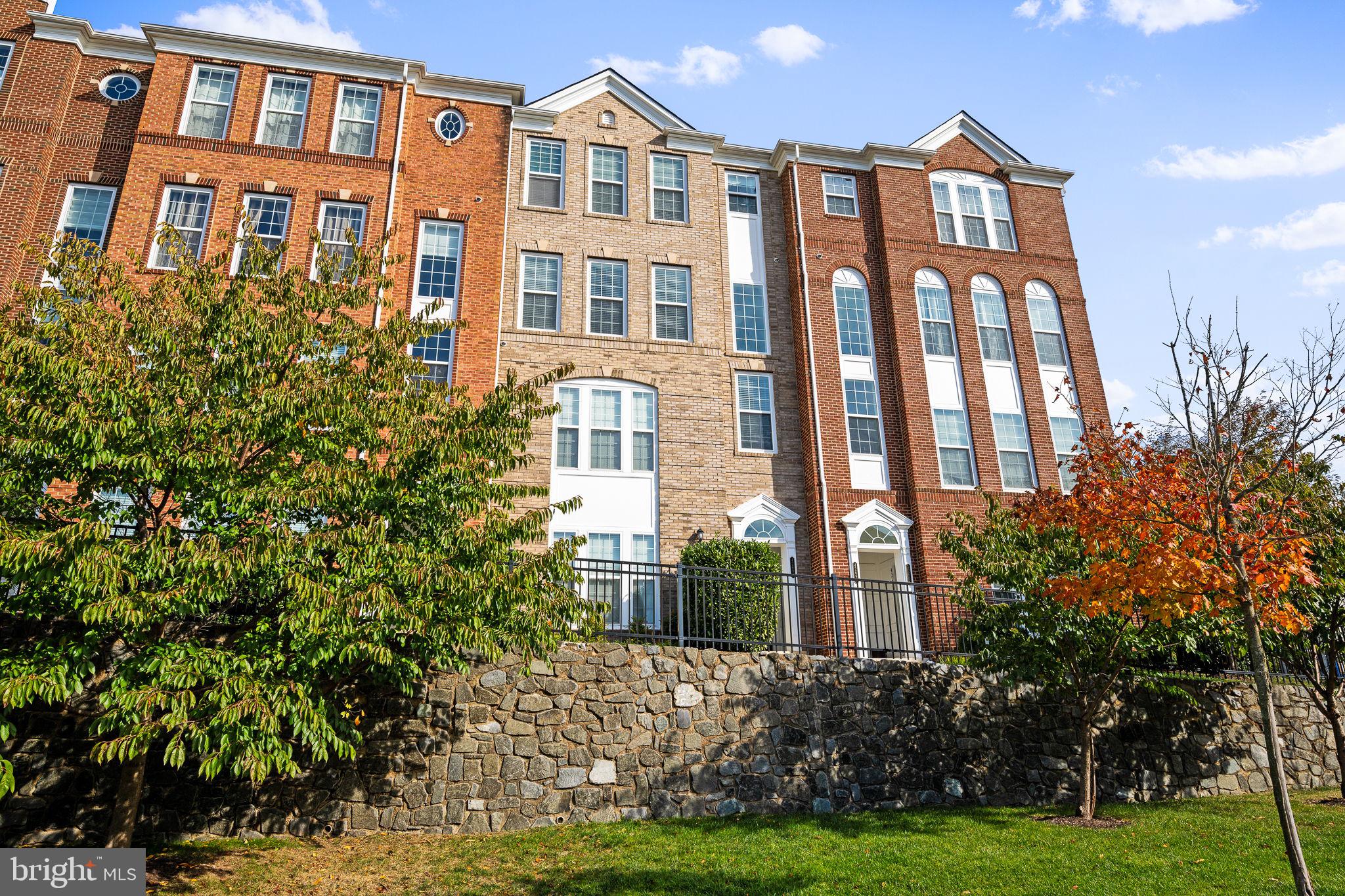 TOWNES AT GOOSE CREEK VILLAGE - Residential