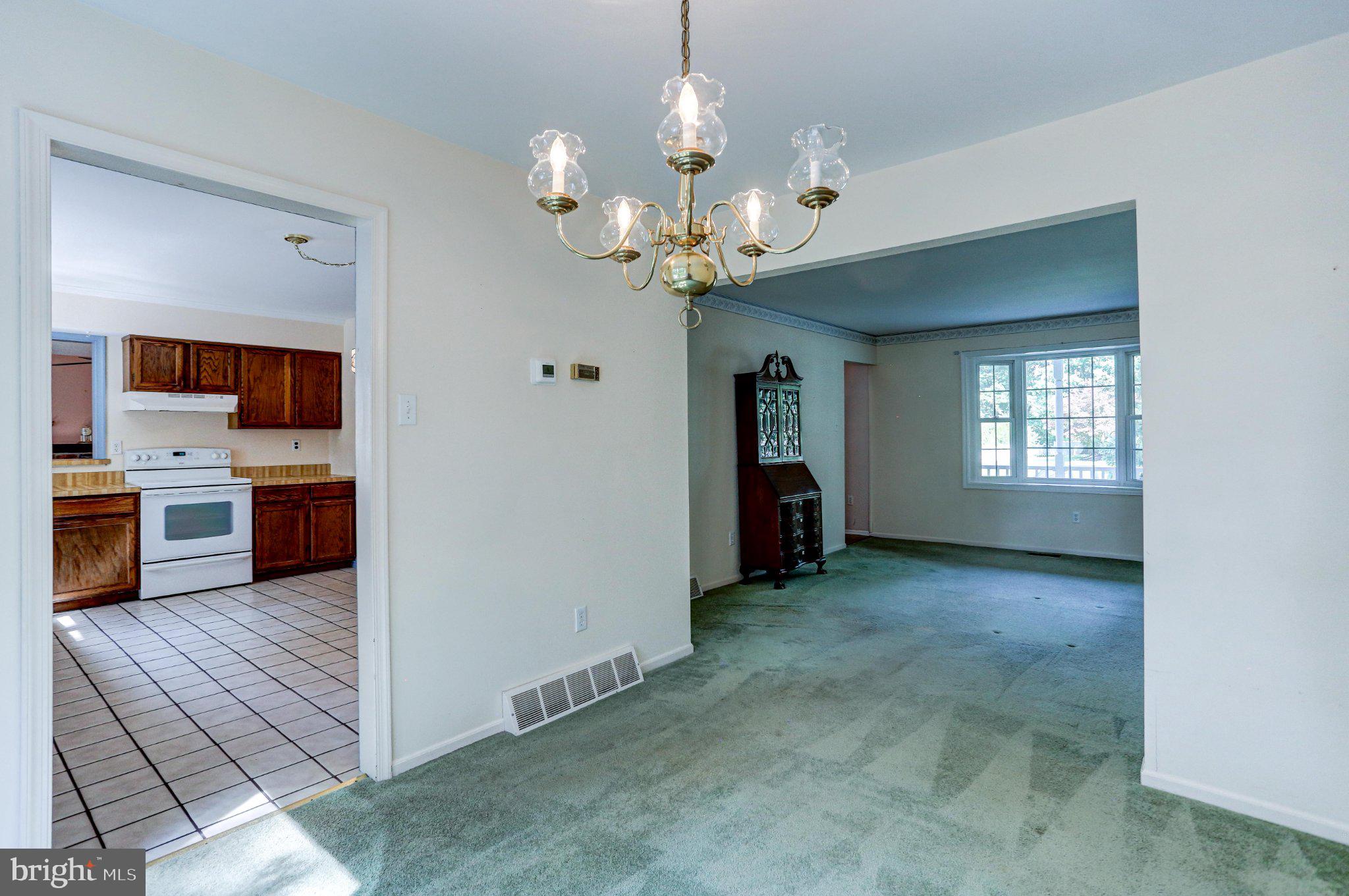 VILLAGE GREENE - Residential