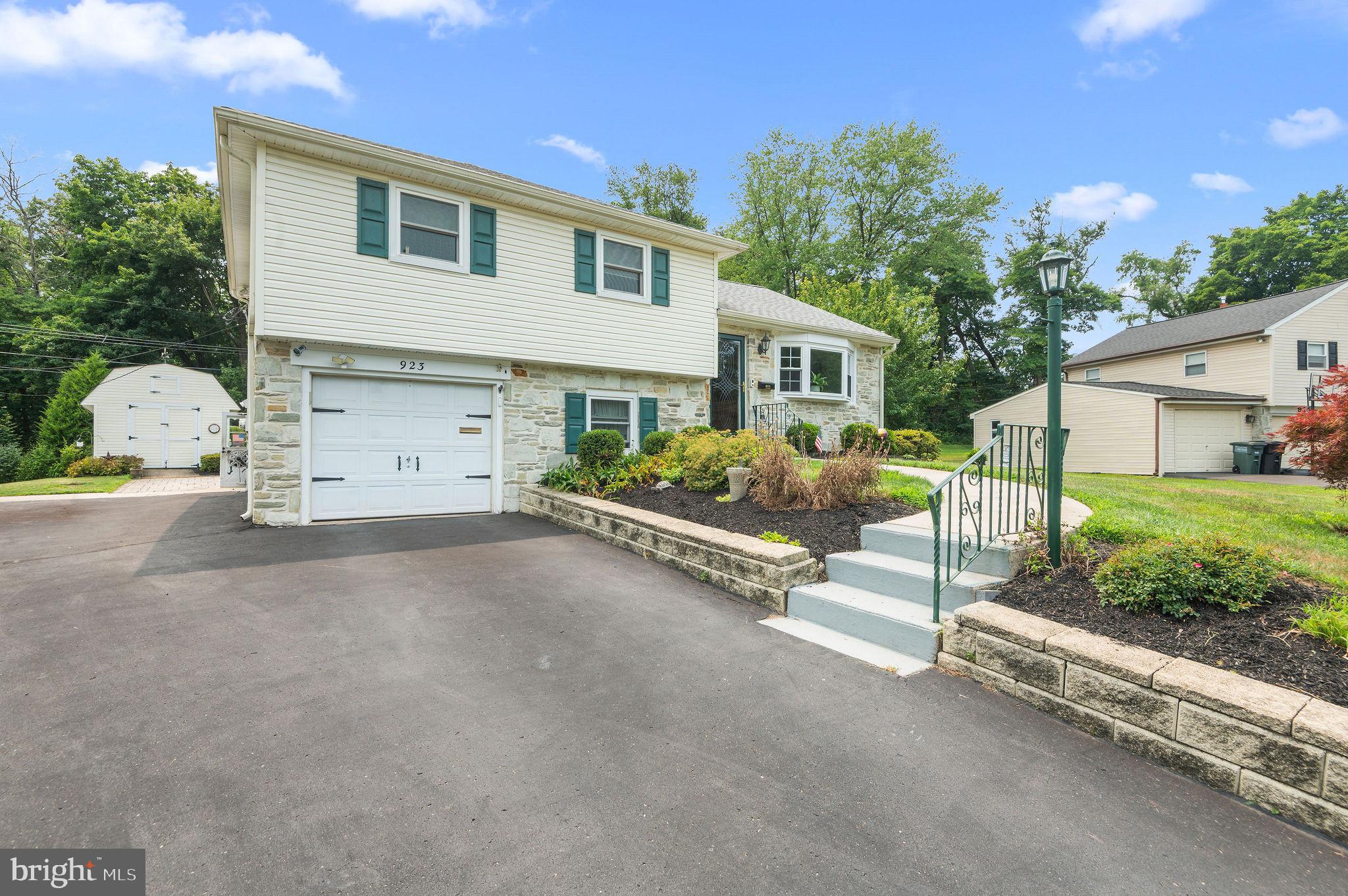 CHERRY LANE ACRES - Residential