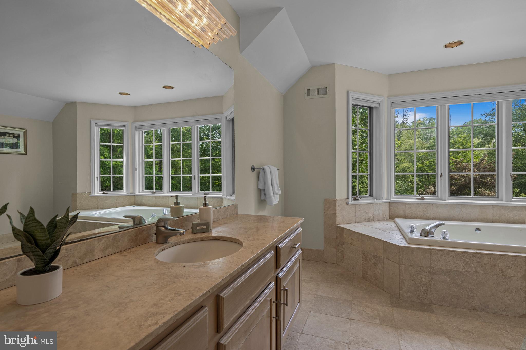 LEOPARD FARMS - Residential