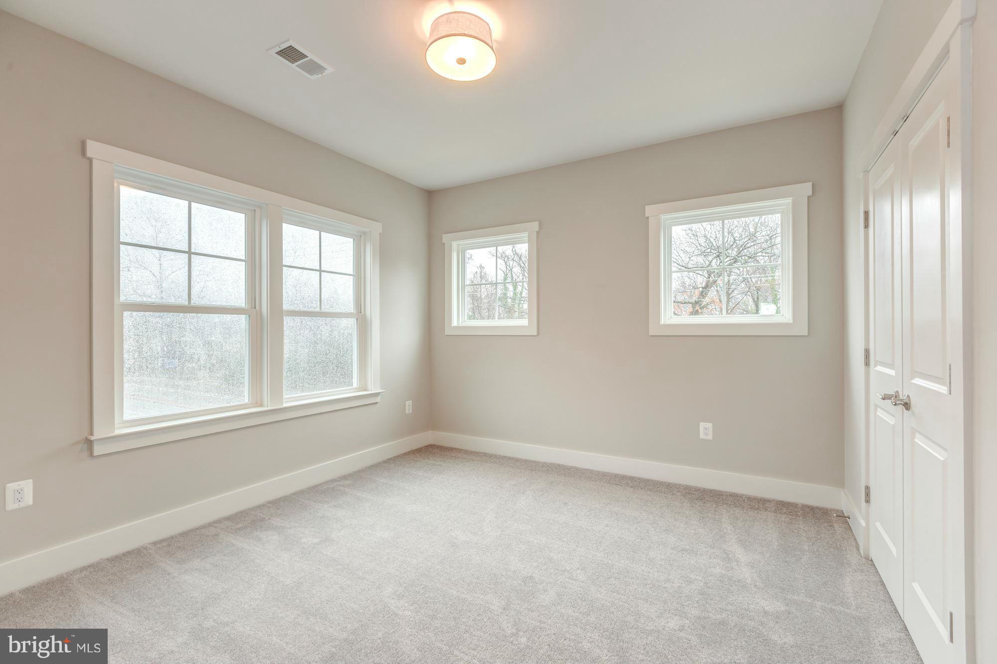 BERKSHIRE OAKWOOD - Residential