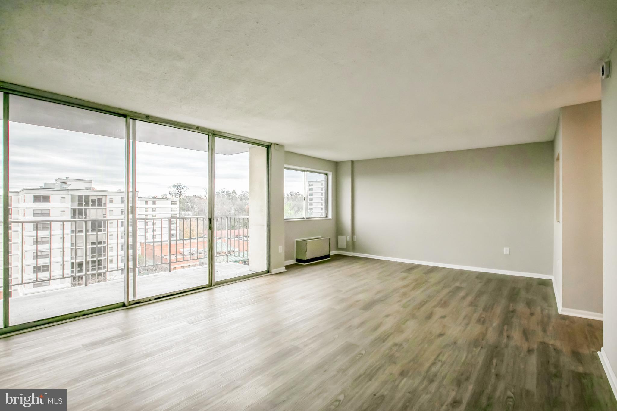 HUNTING CREEK CLUB CONDOMINIUMS - Residential Lease