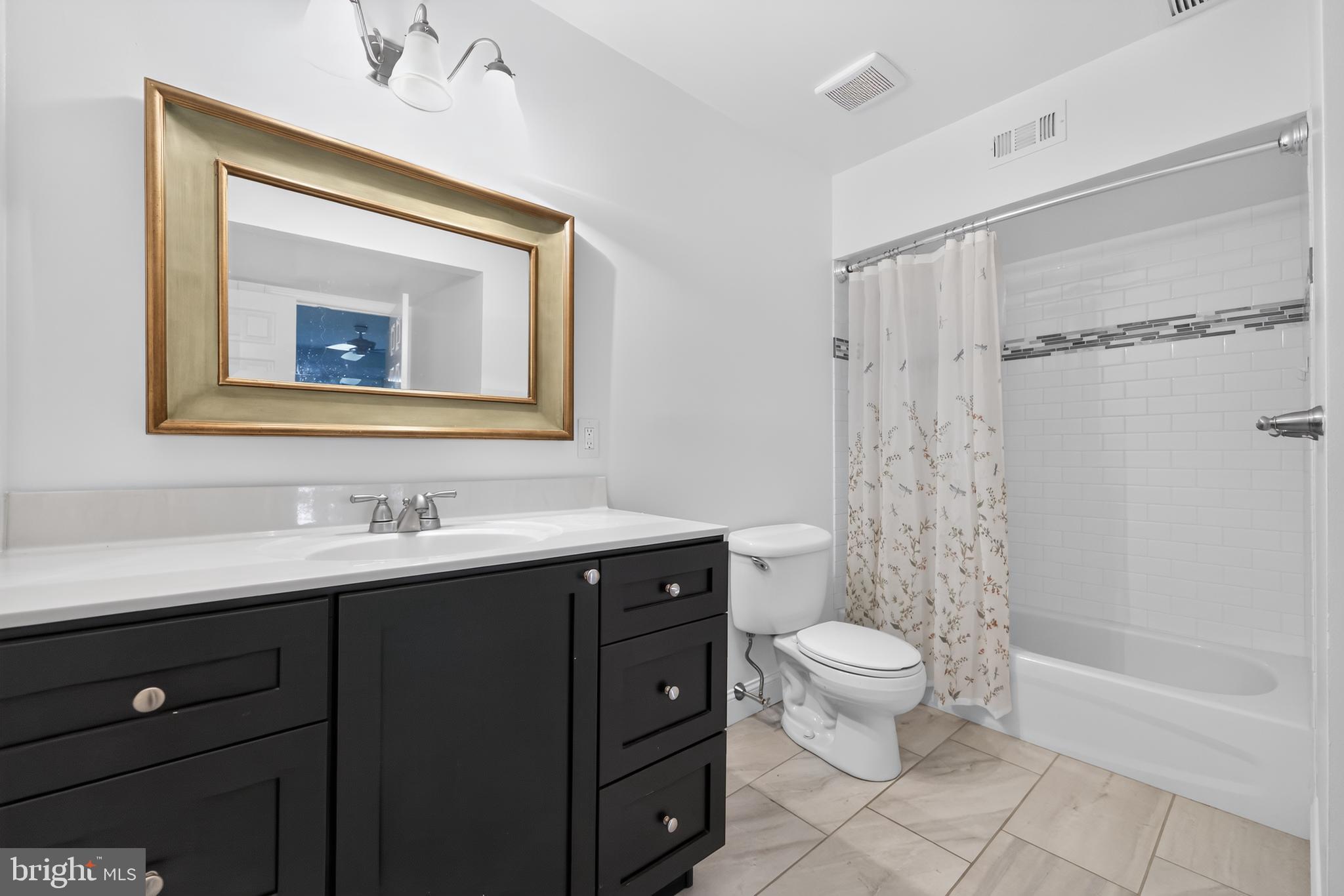 SUMMIT TRACE - Residential