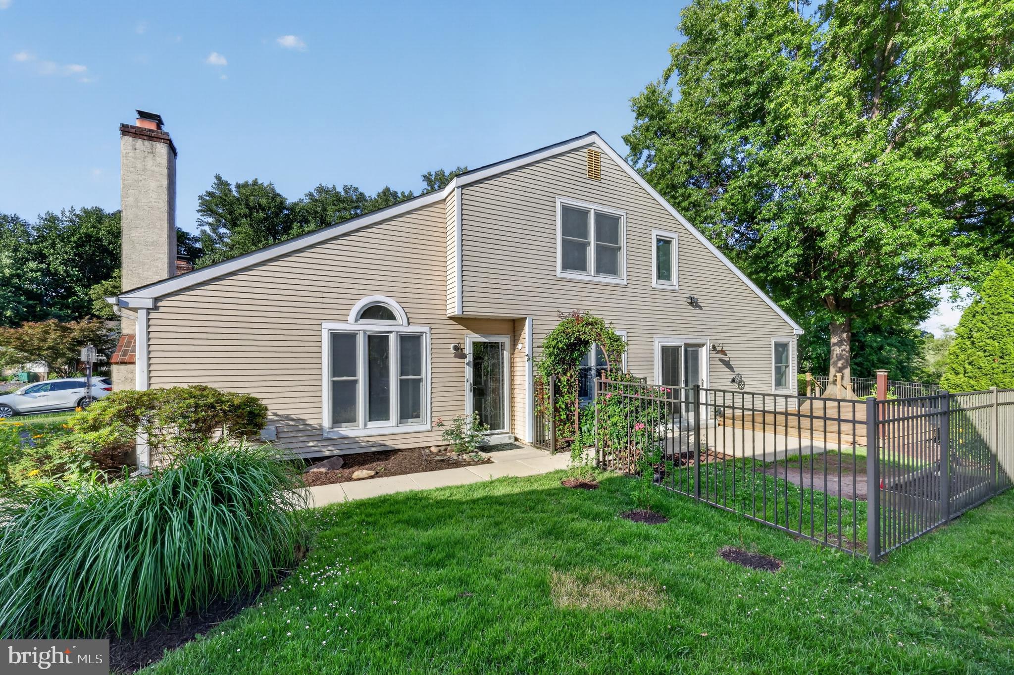 SUMMIT TRACE - Residential