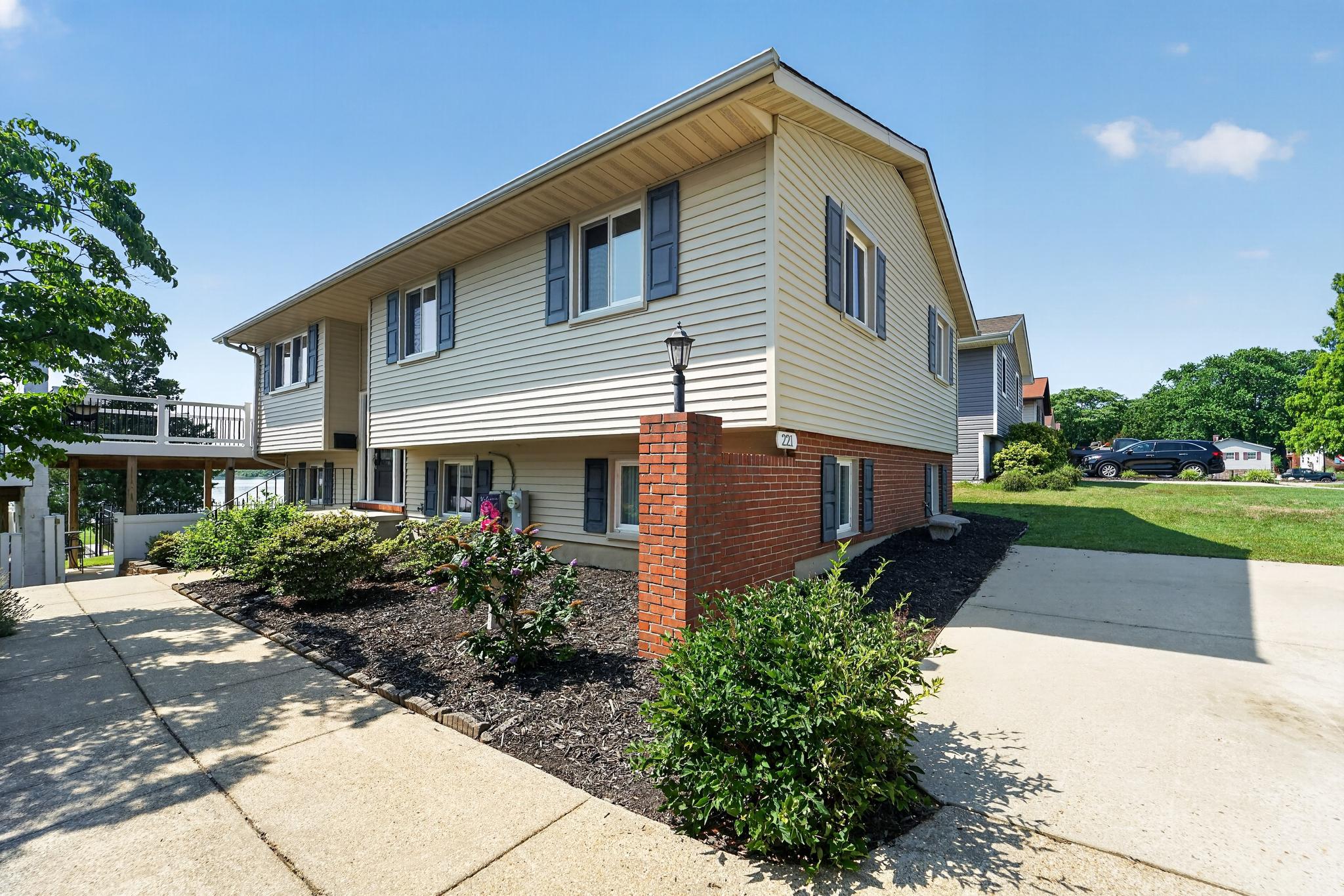 ROCK CREEK ESTATES - Residential