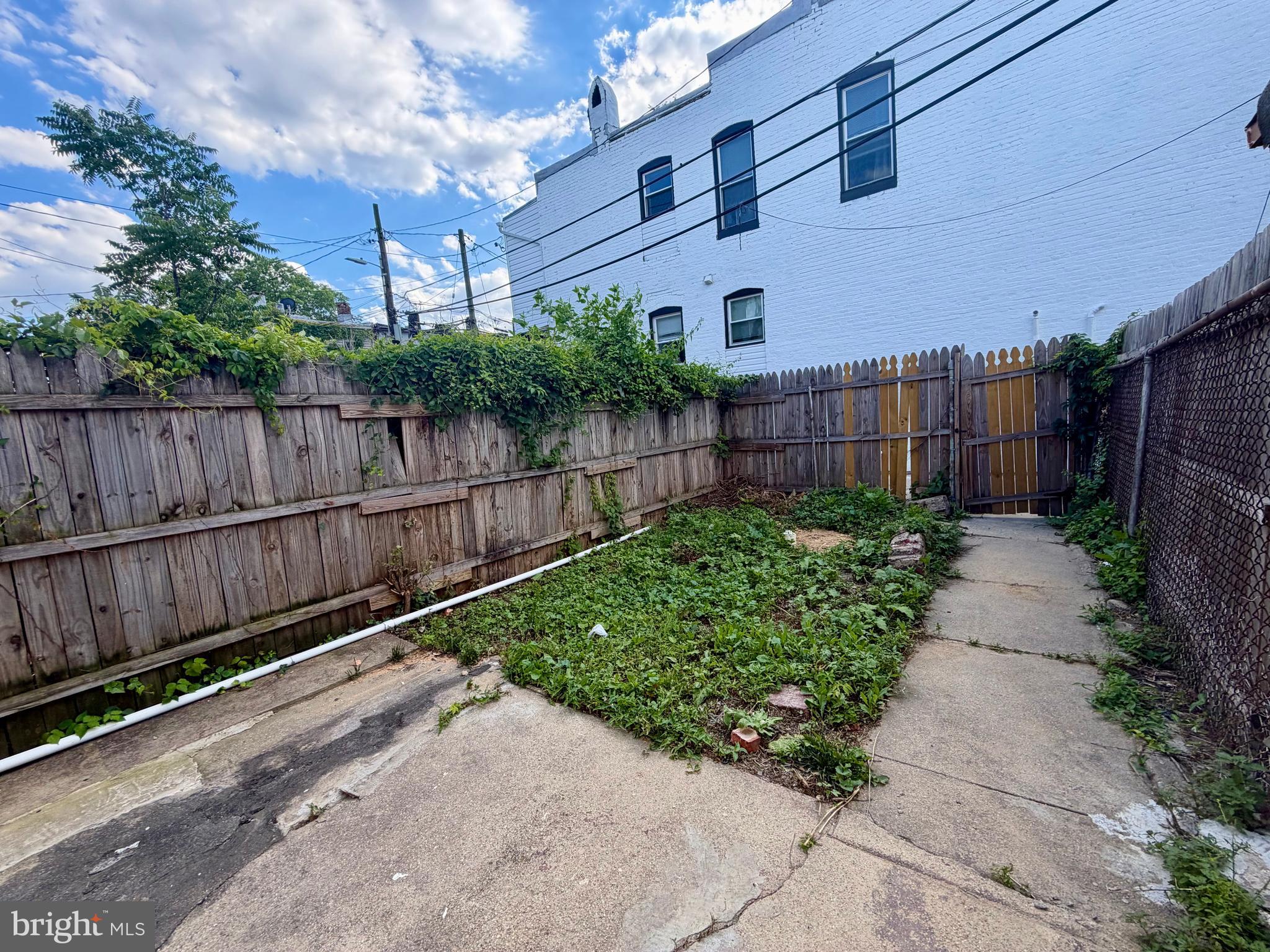MONDAWMIN - Residential