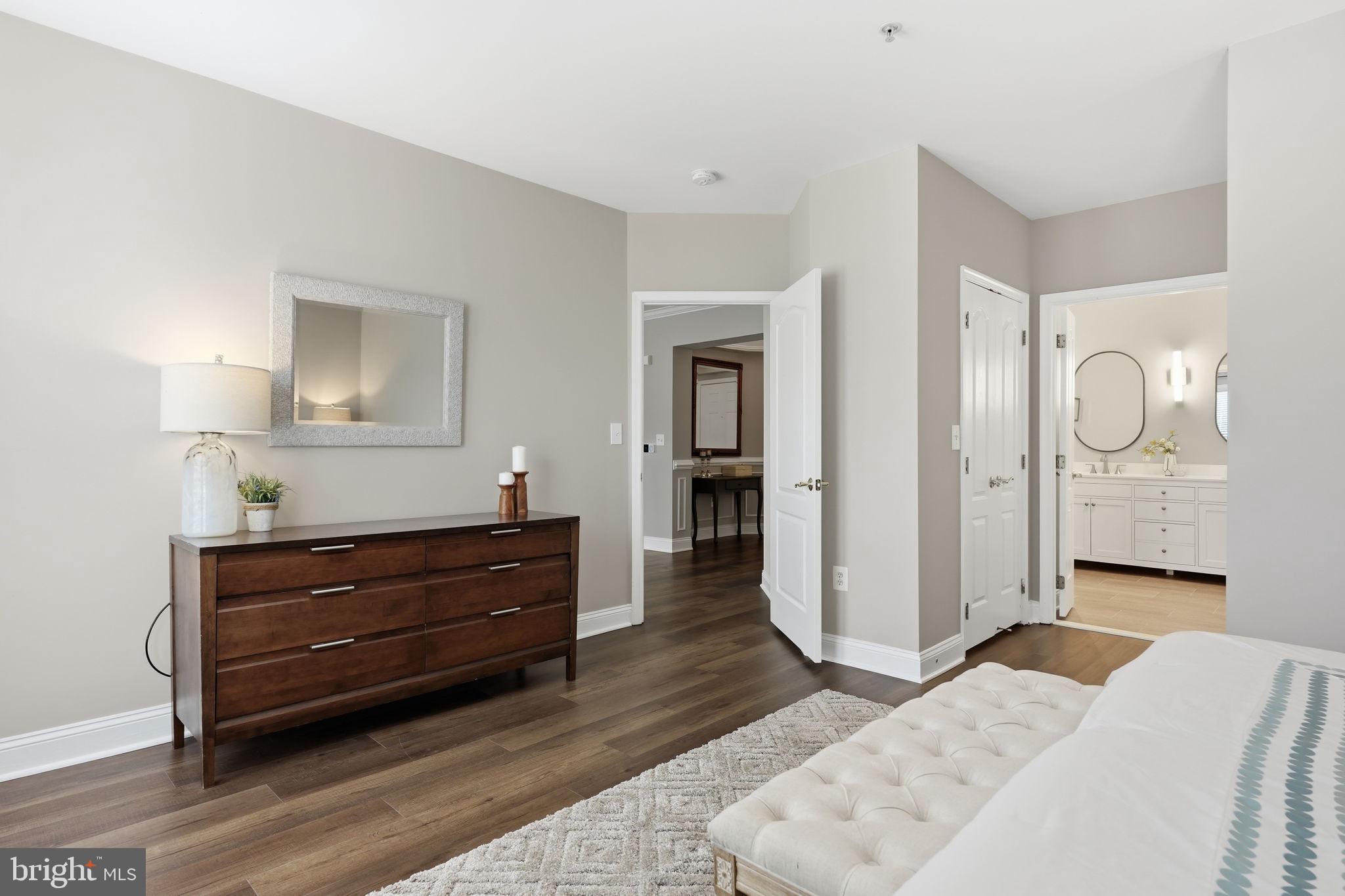 KING FARM VILLAGE CENTER - Residential