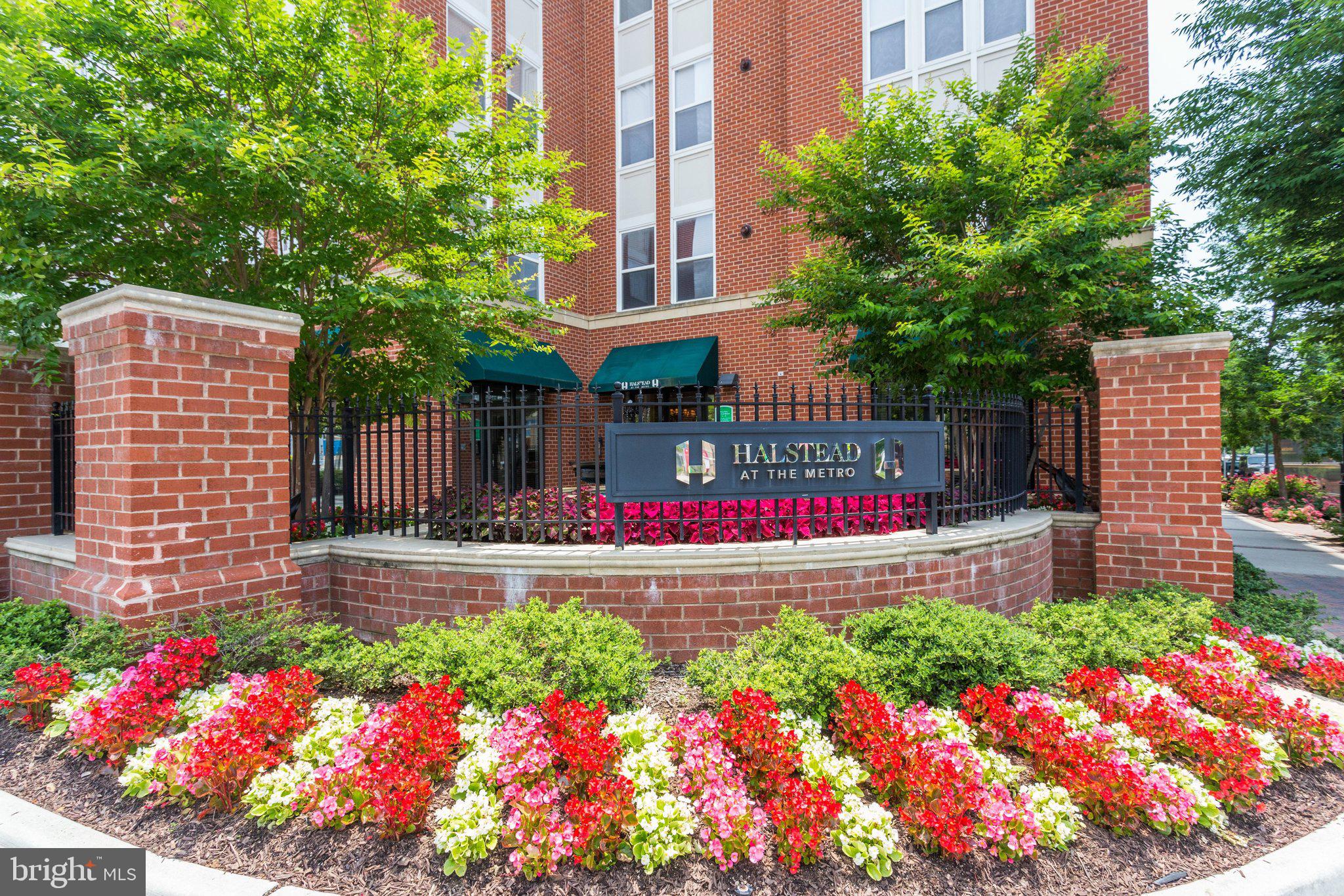 HALSTEAD AT THE METRO - Residential