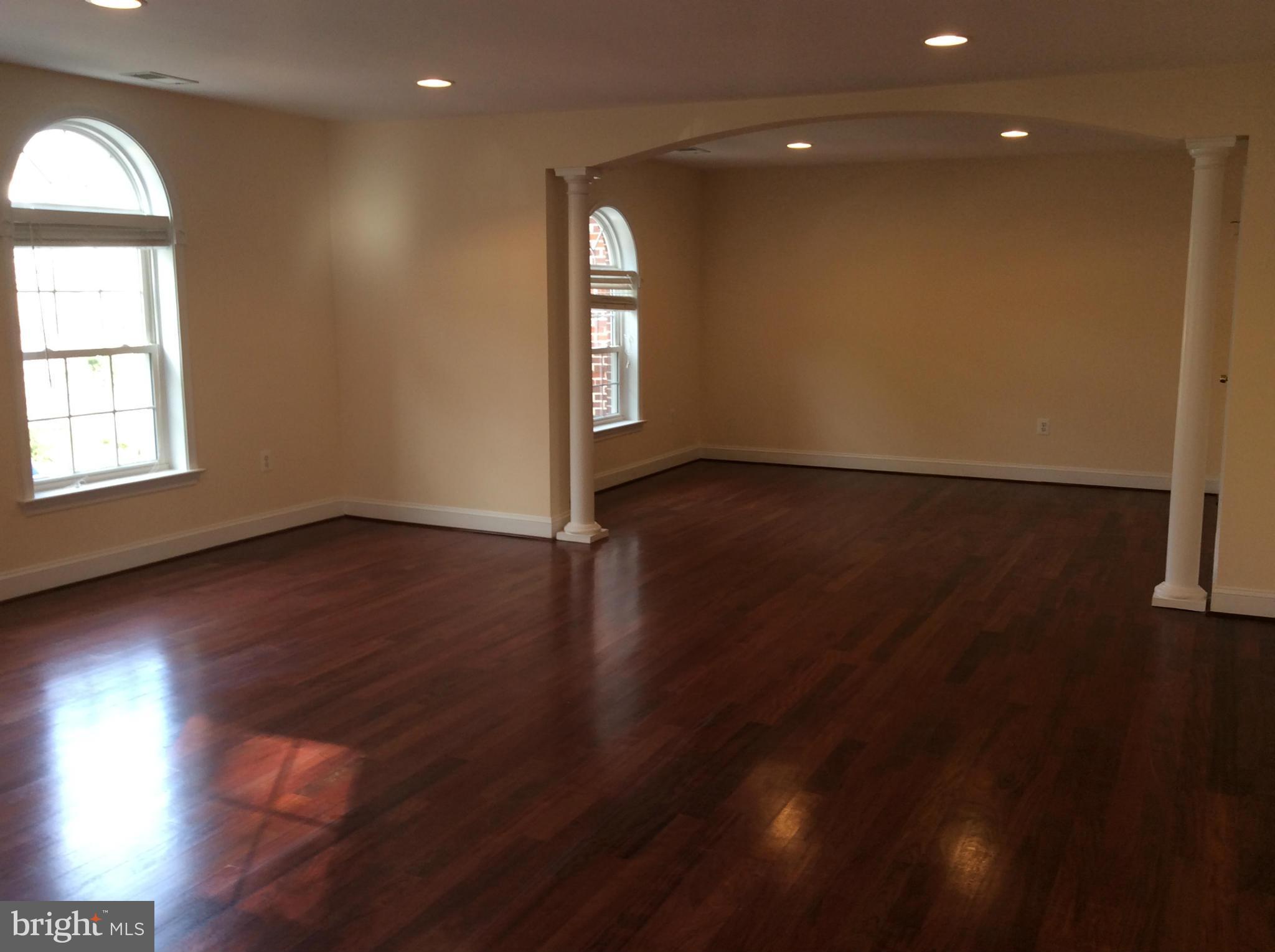 COLUMBIA OAKS - Residential
