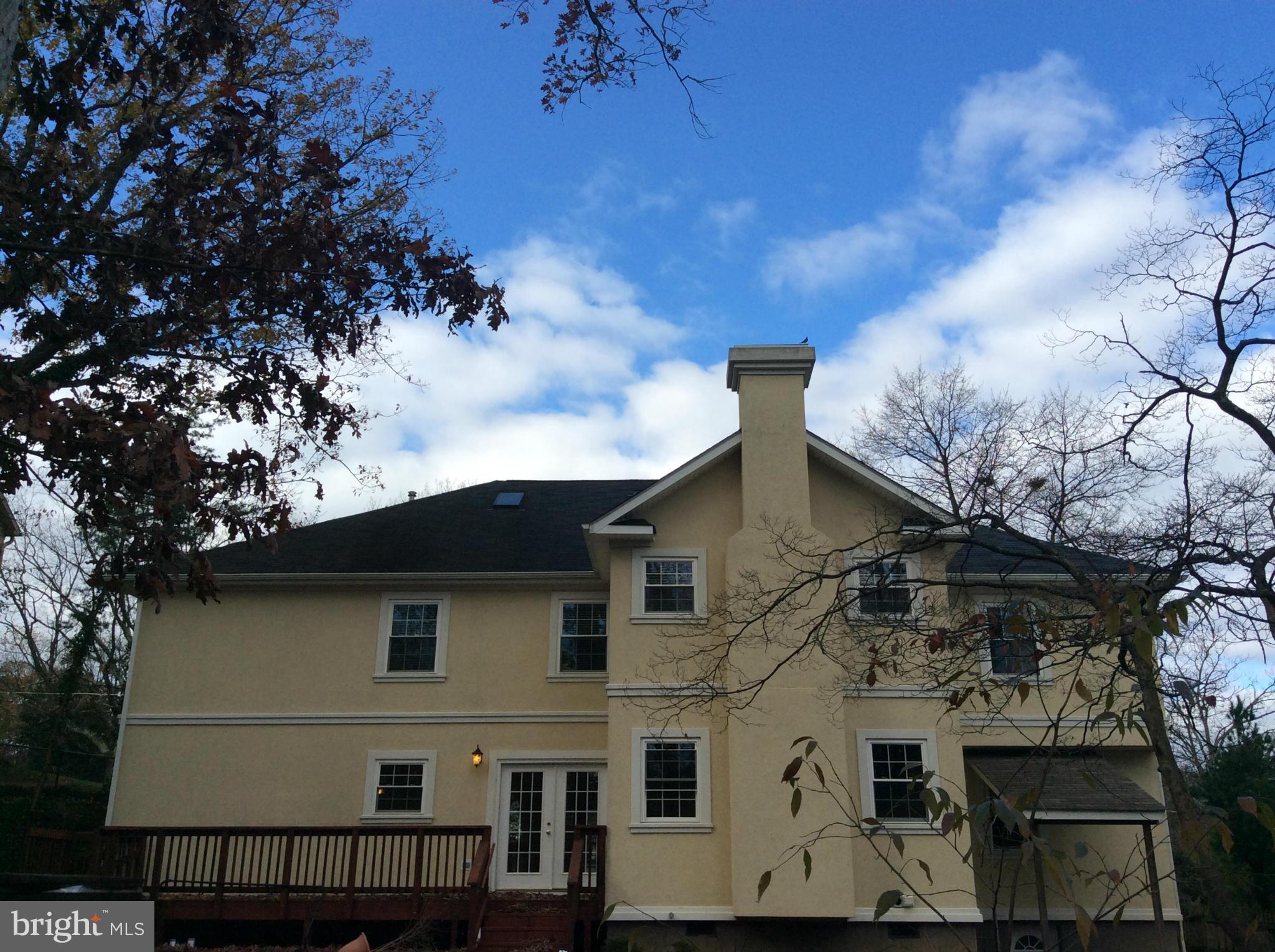 COLUMBIA OAKS - Residential