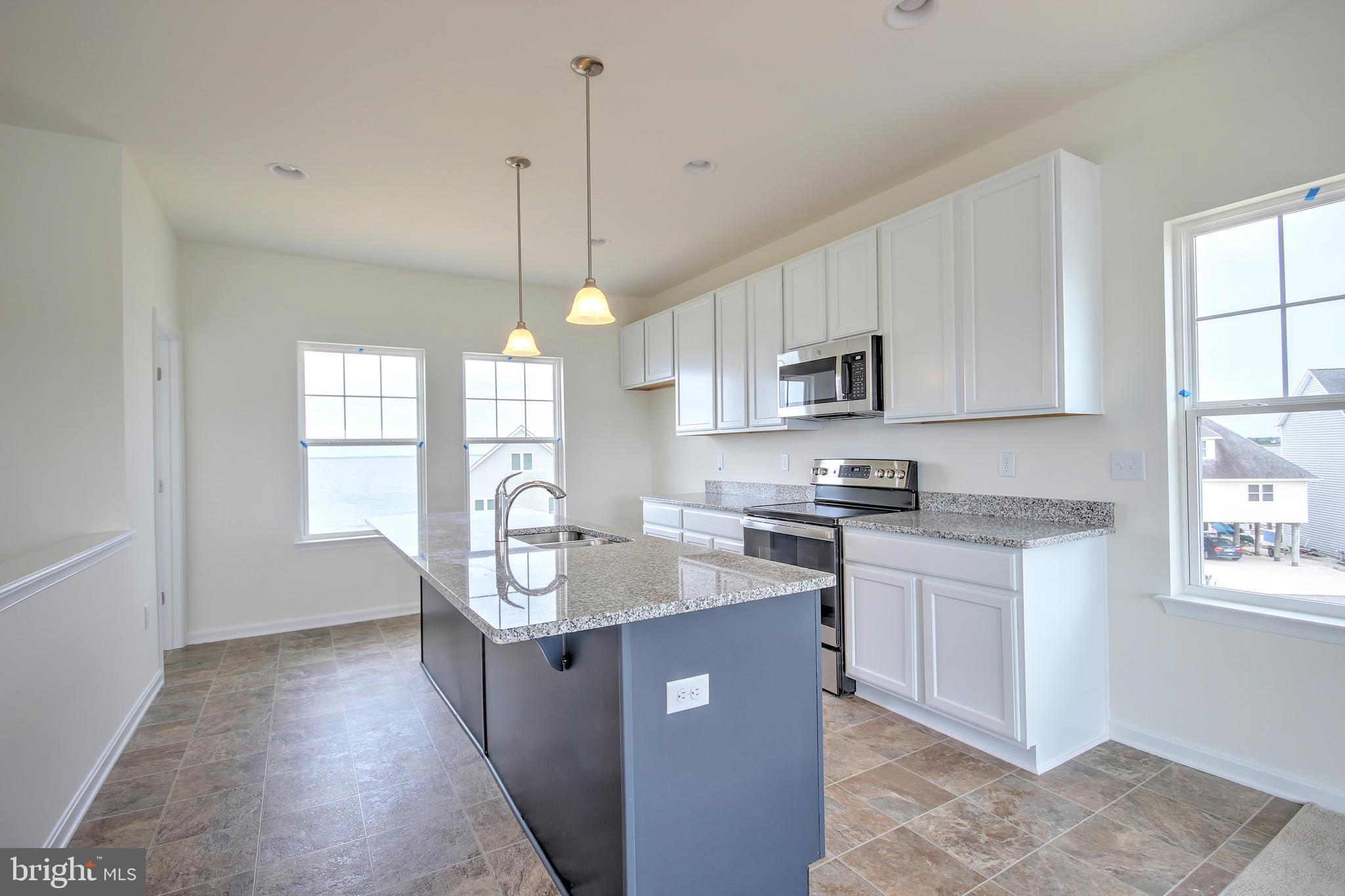 CAPTAIN'S COVE - Residential