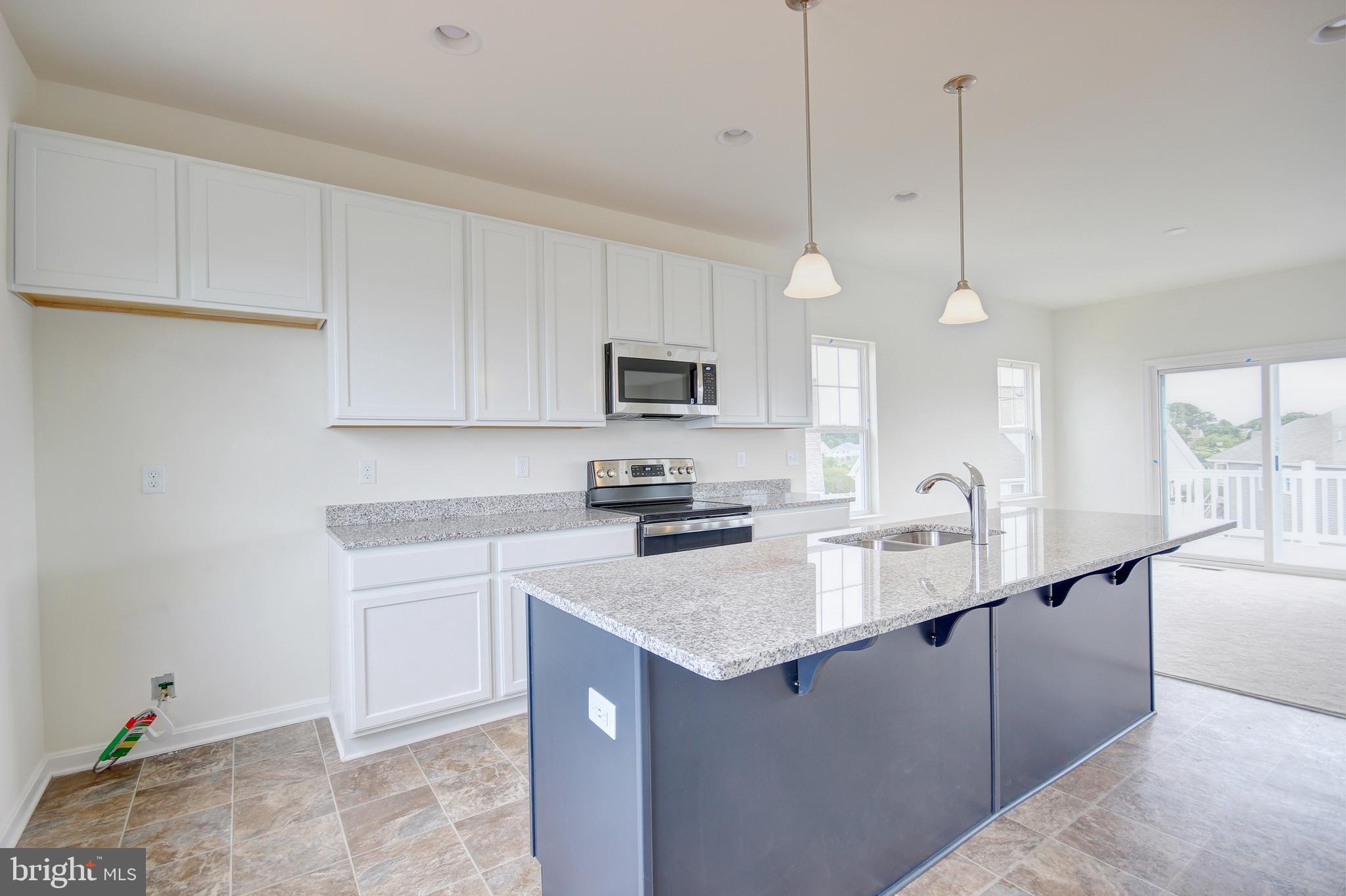 CAPTAIN'S COVE - Residential