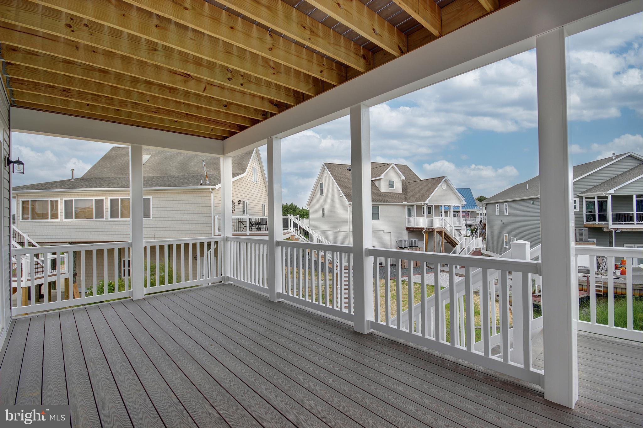 CAPTAIN'S COVE - Residential
